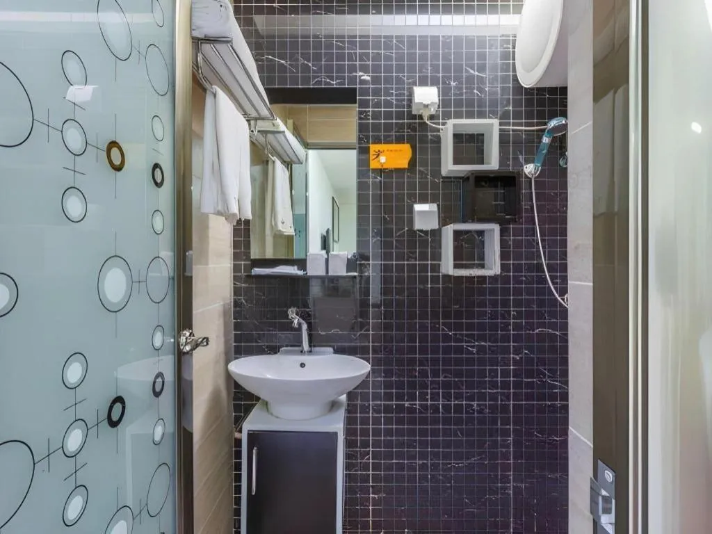 Guangzhou Hailian Hotel - Haizhu District Binjiang East Road Metro Station