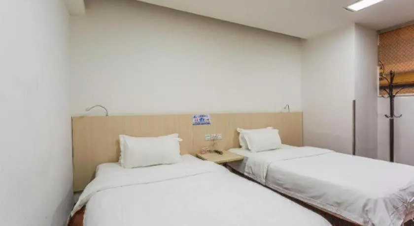 Bed in Guangzhou Hailian Hotel - Haizhu District Binjiang East Road Metro Station