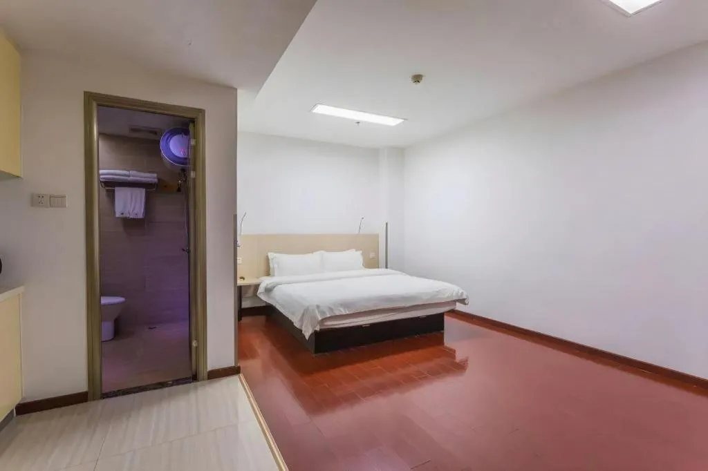 Bed in Guangzhou Hailian Hotel - Haizhu District Binjiang East Road Metro Station