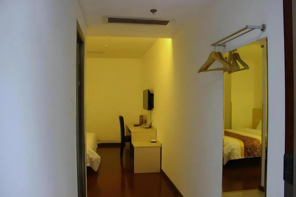 Bed in Guangzhou Hailian Hotel - Haizhu District Binjiang East Road Metro Station