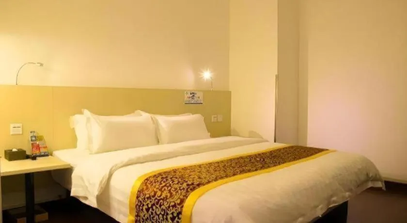Bed in Guangzhou Hailian Hotel - Haizhu District Binjiang East Road Metro Station