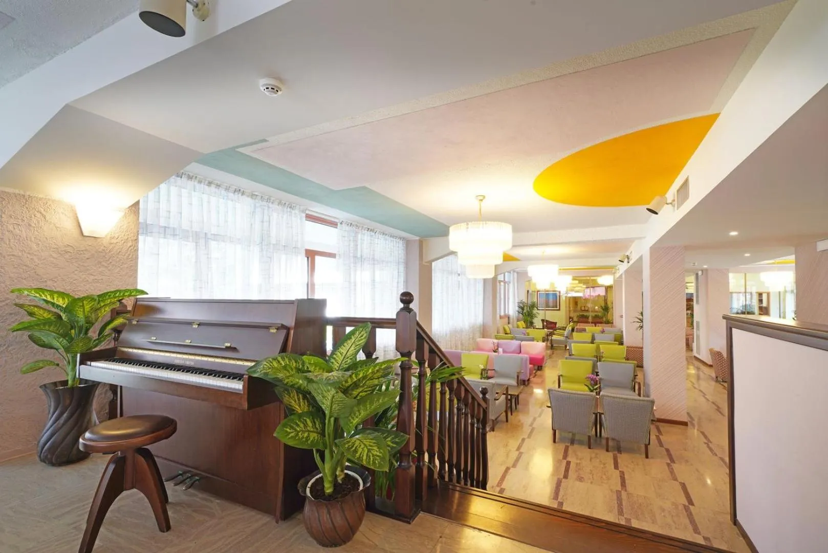 Lounge or bar in Hotel La Perla - Bike Hotel