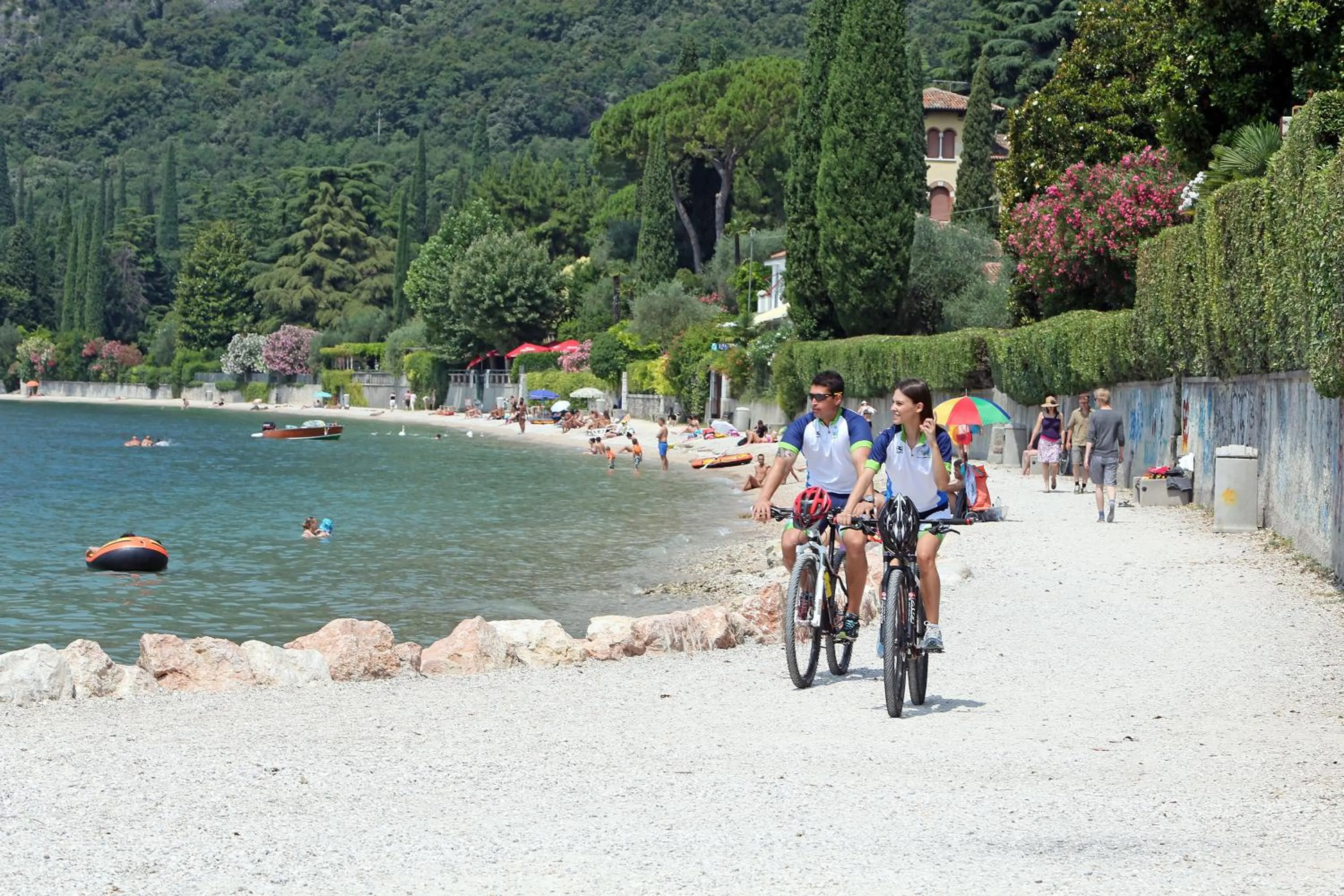 Beach in Hotel La Perla - Bike Hotel