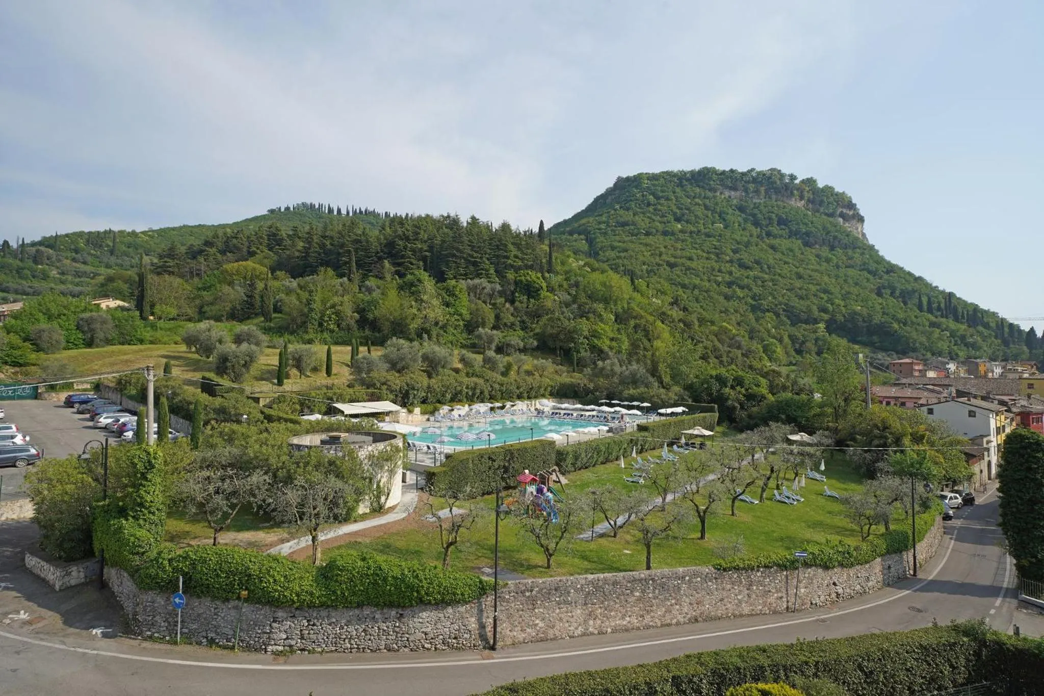 Natural landscape in Hotel La Perla - Bike Hotel