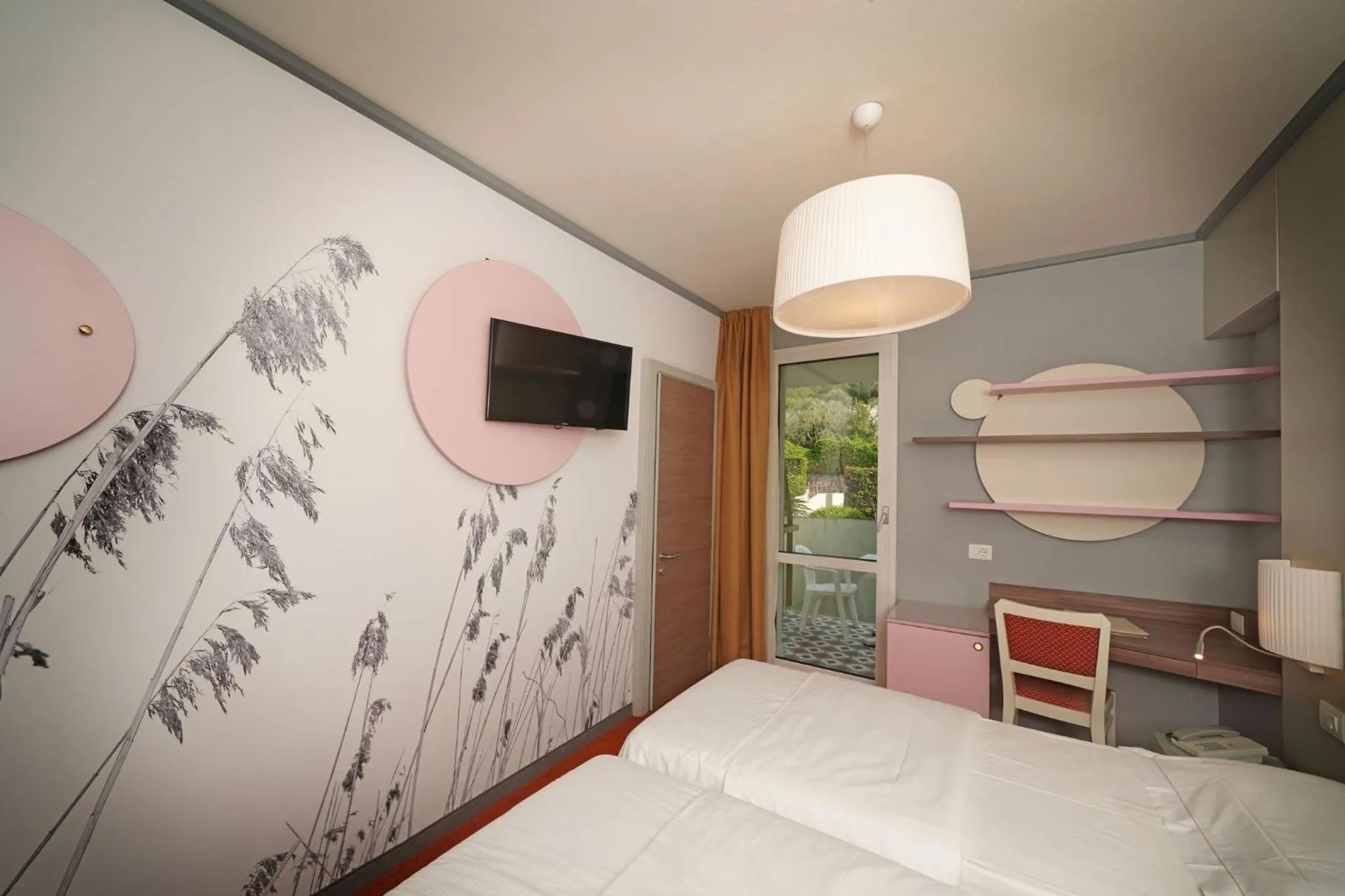 Photo of the whole room, Bed in Hotel La Perla - Bike Hotel