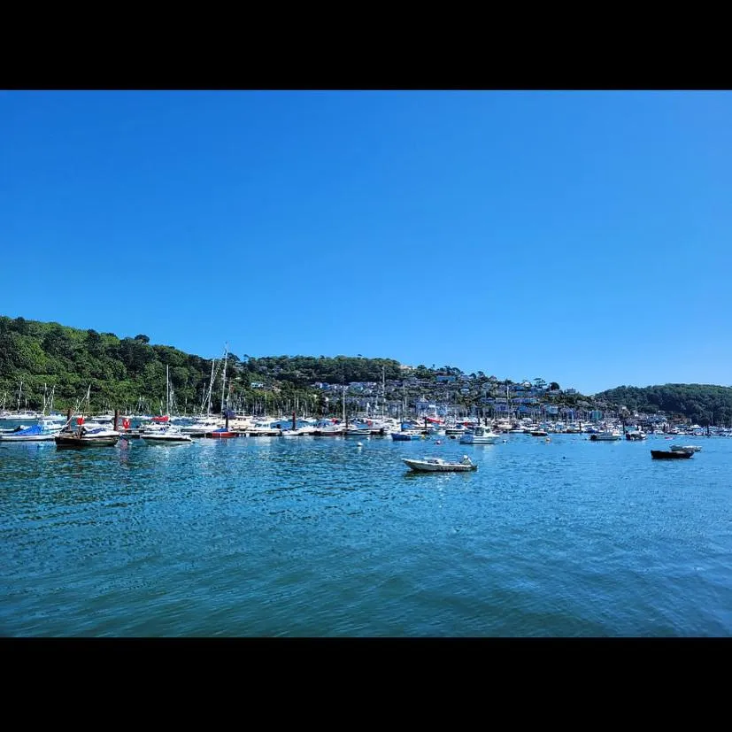 Neighbourhood in The Floating Bridge