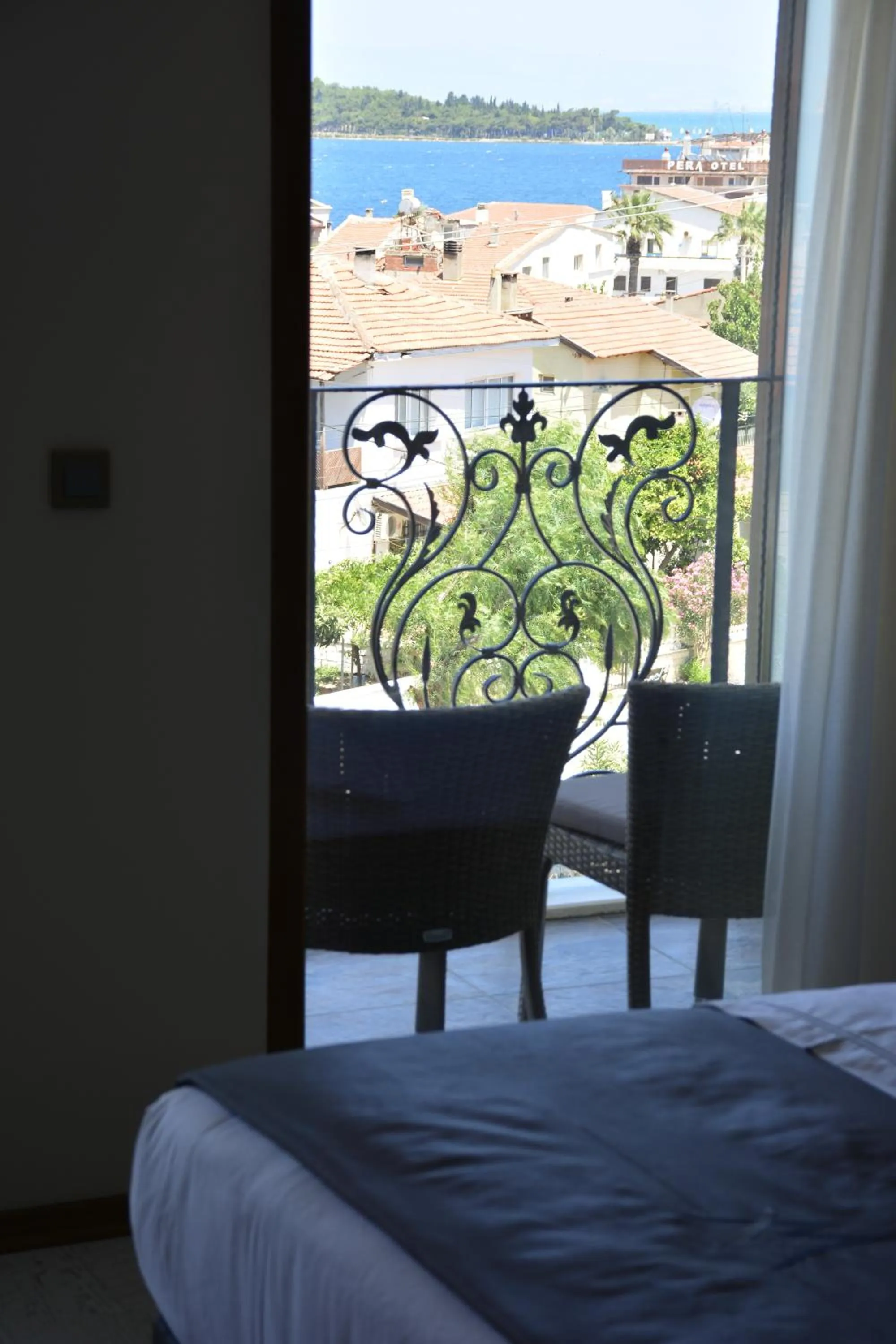 Sea view, Bed in Maison Vourla Hotel