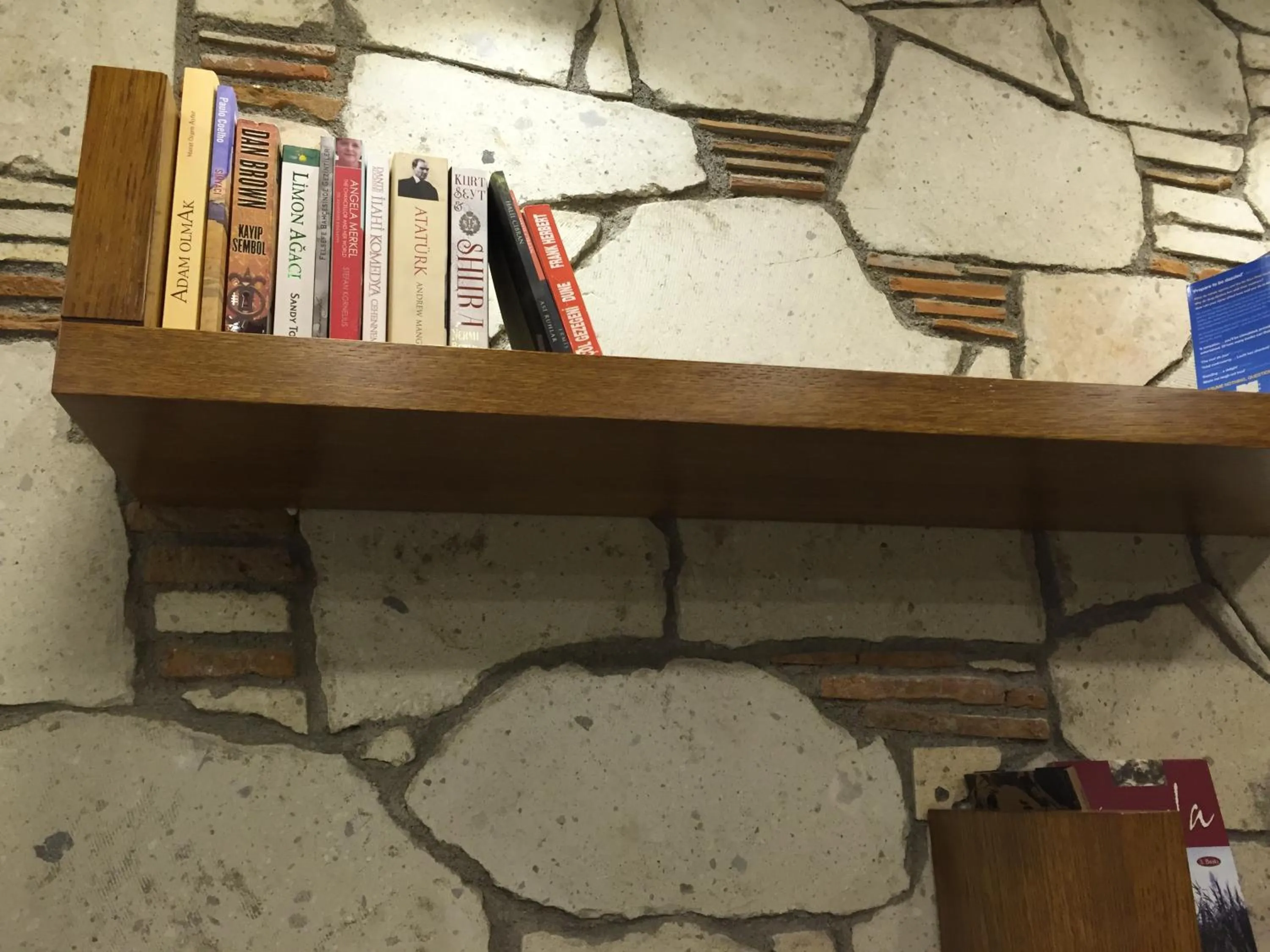 Communal lounge/ TV room in Maison Vourla Hotel