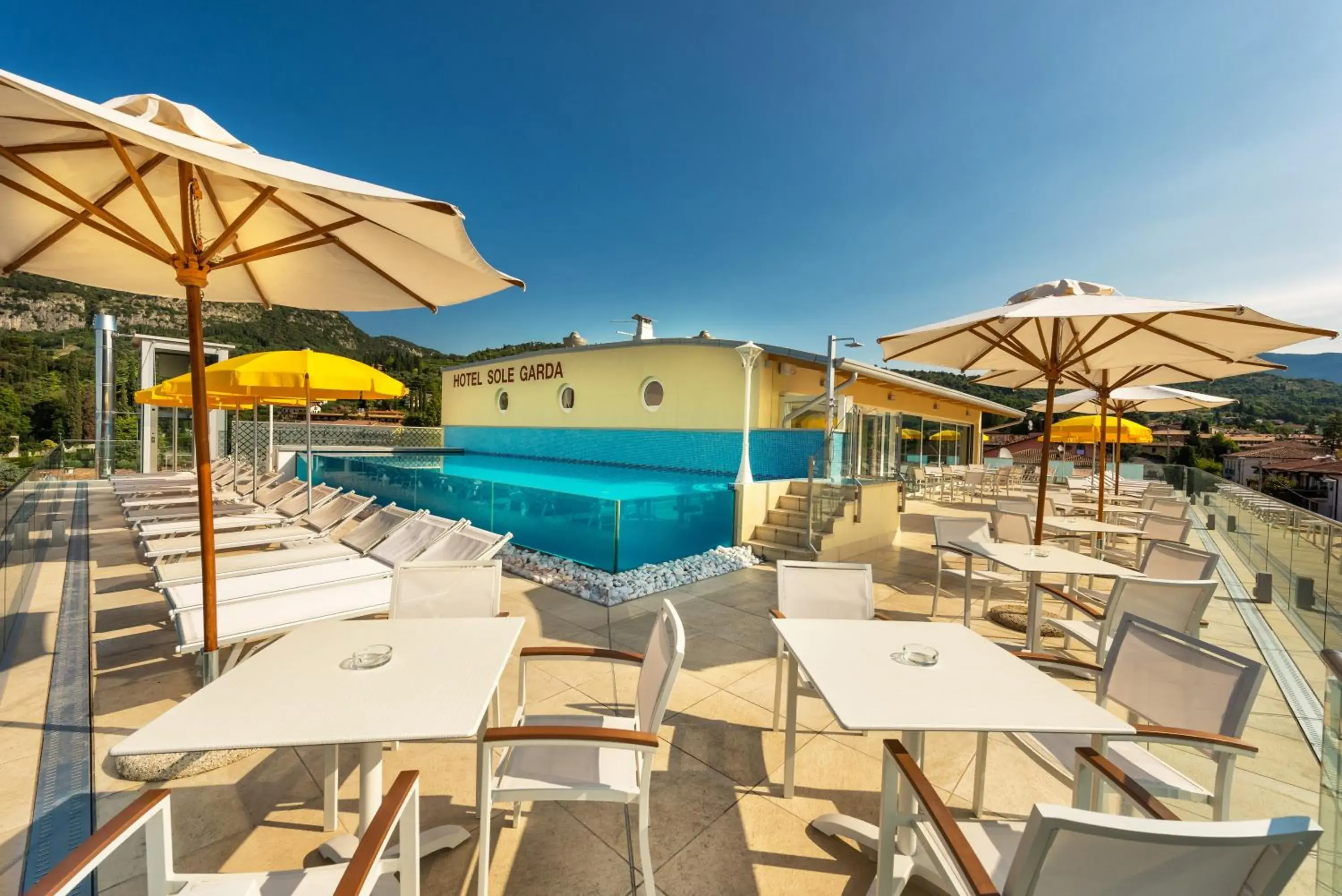 Bird's eye view, Swimming Pool in Sky Pool Hotel Sole Garda