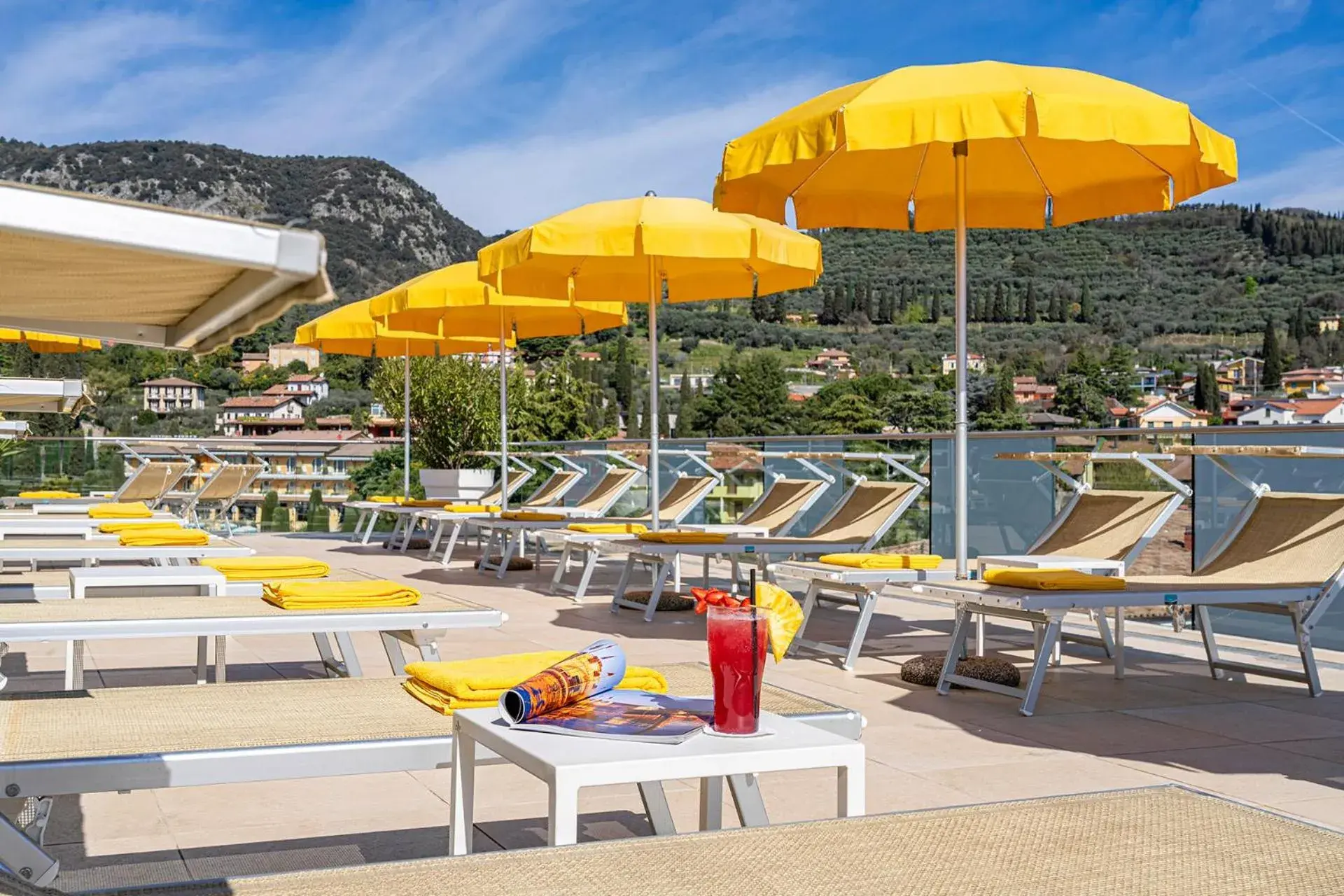 Solarium, Restaurant/Places to Eat in Sky Pool Hotel Sole Garda