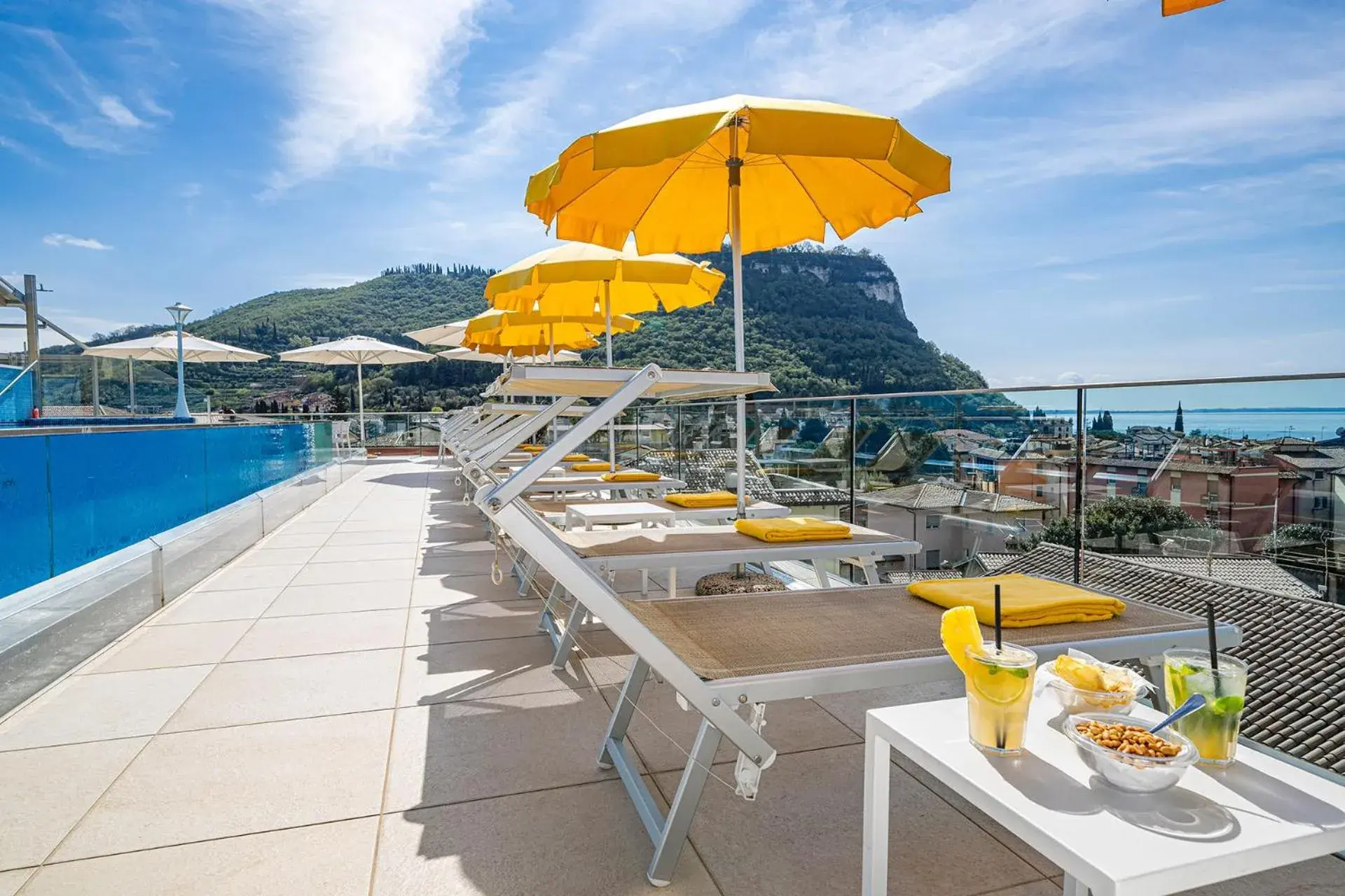 Solarium, Swimming Pool in Sky Pool Hotel Sole Garda