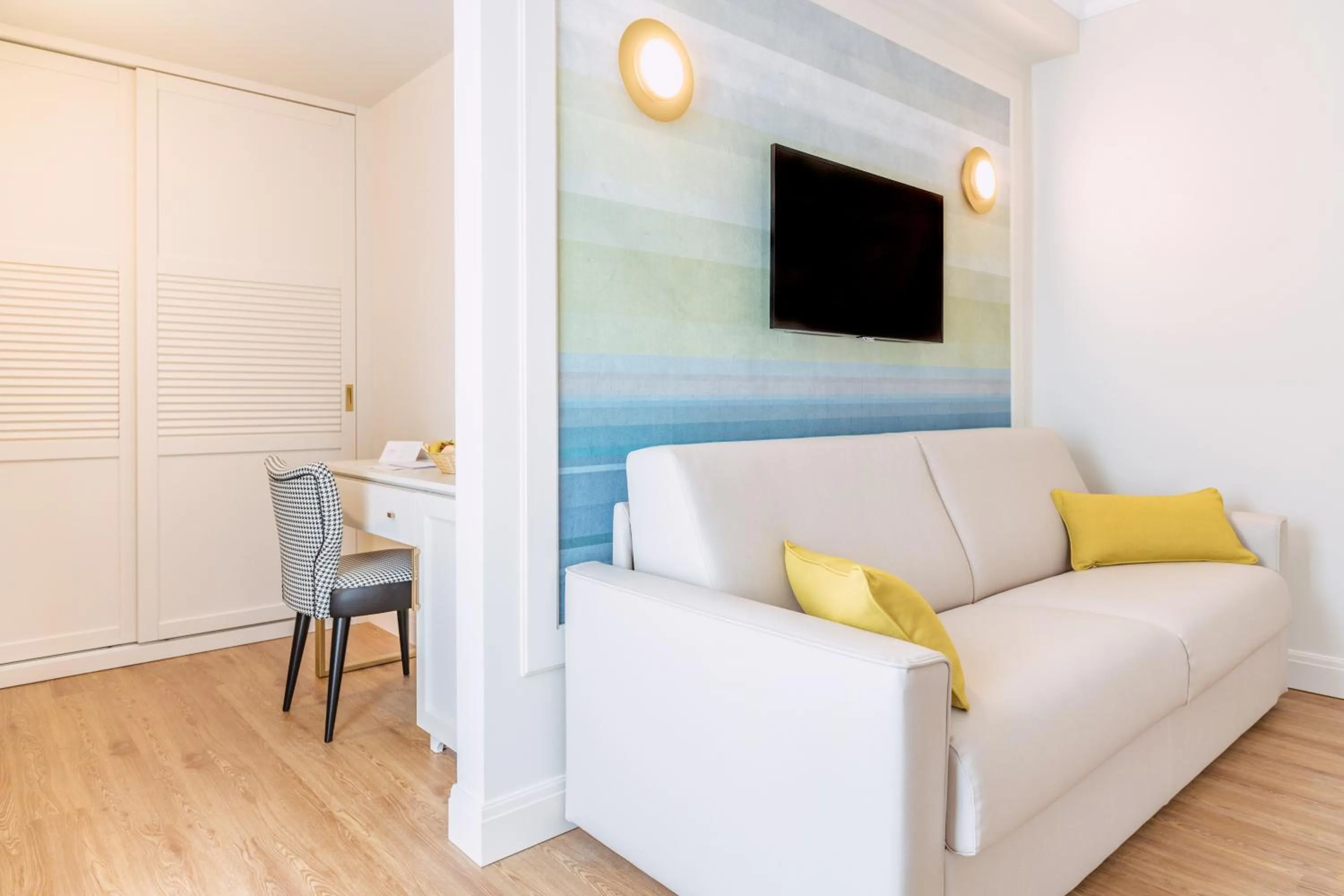 Bedroom in Sky Pool Hotel Sole Garda