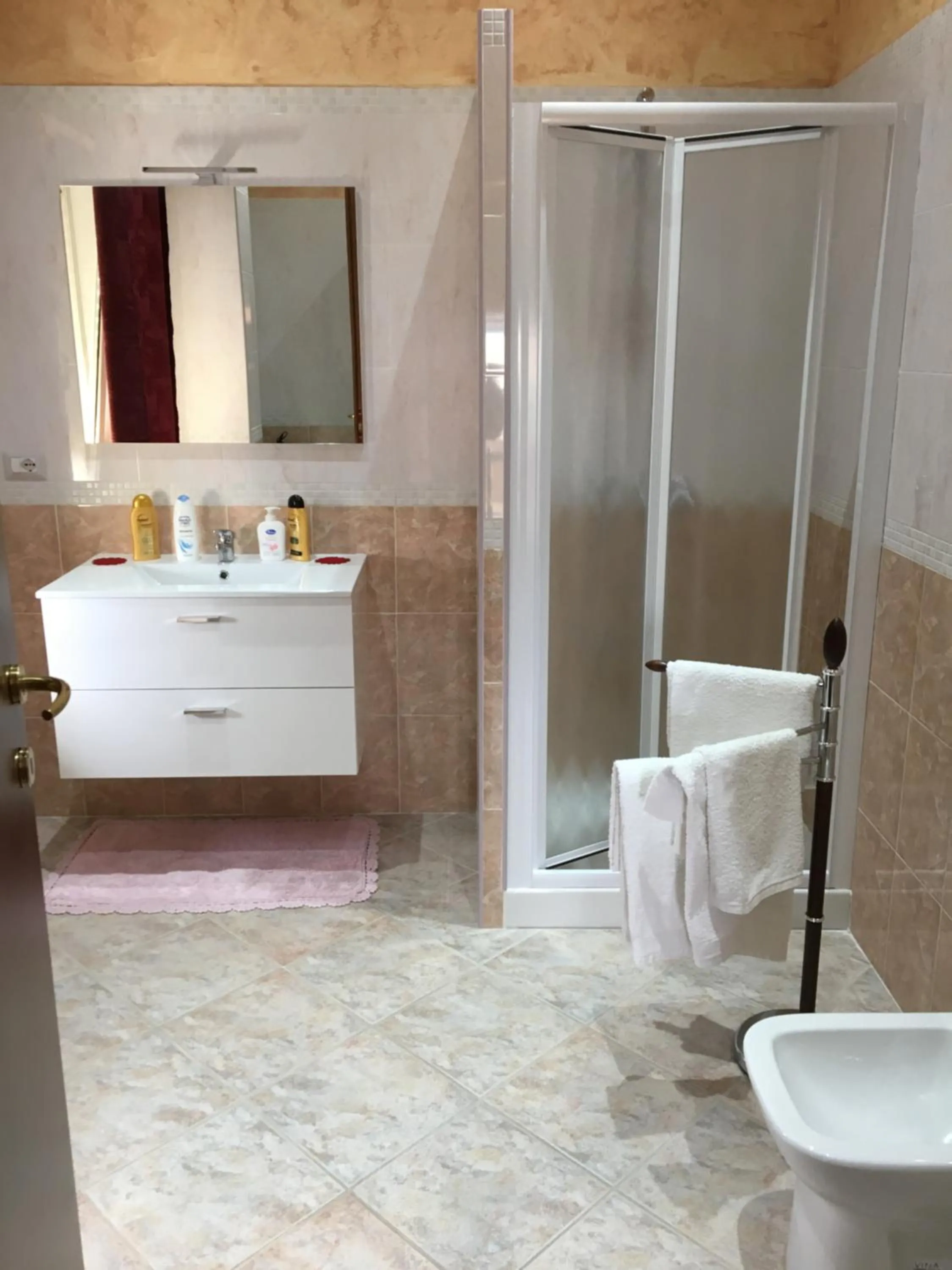 Bathroom in Bb Smallville