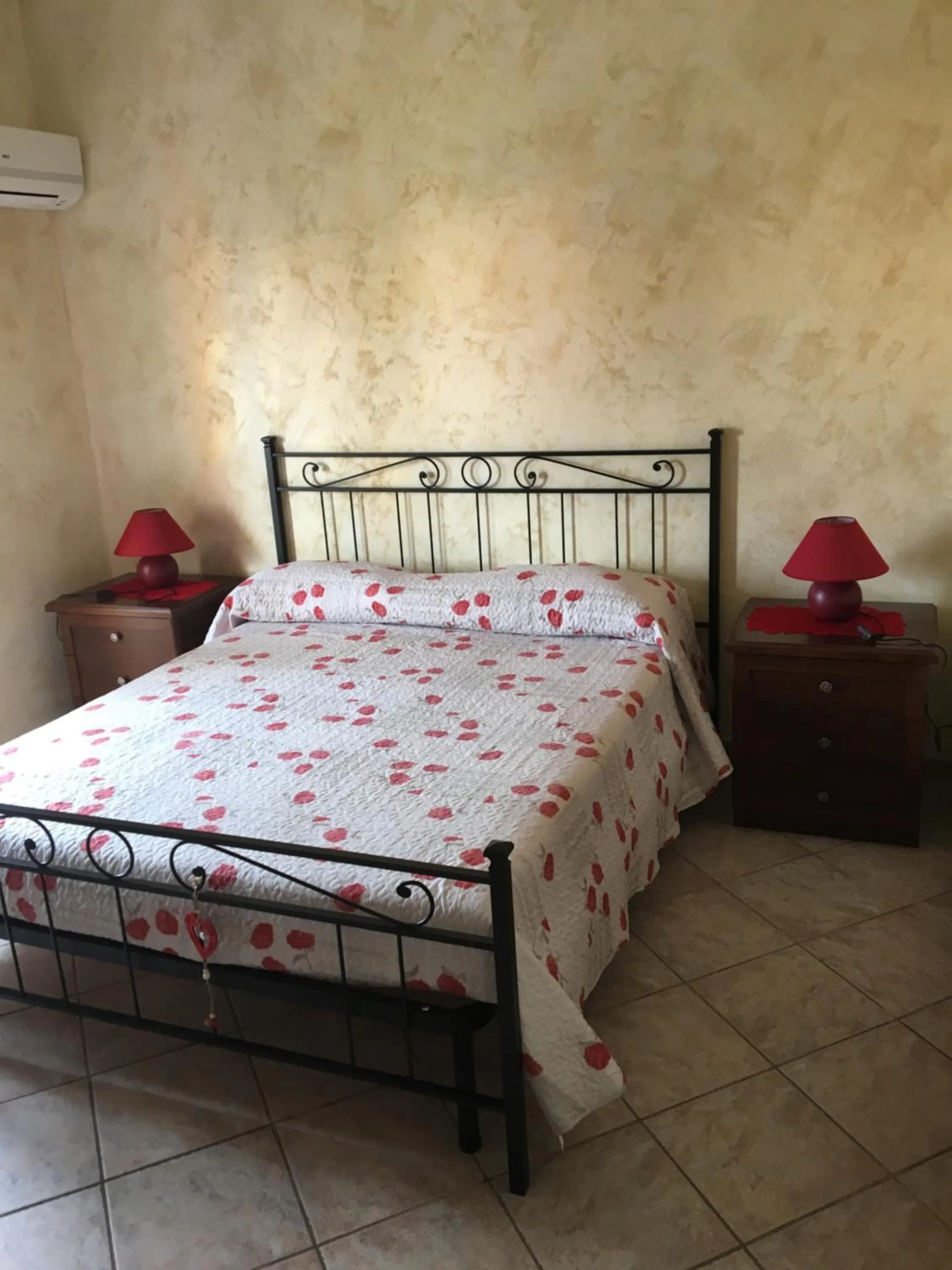 Bed in Bb Smallville