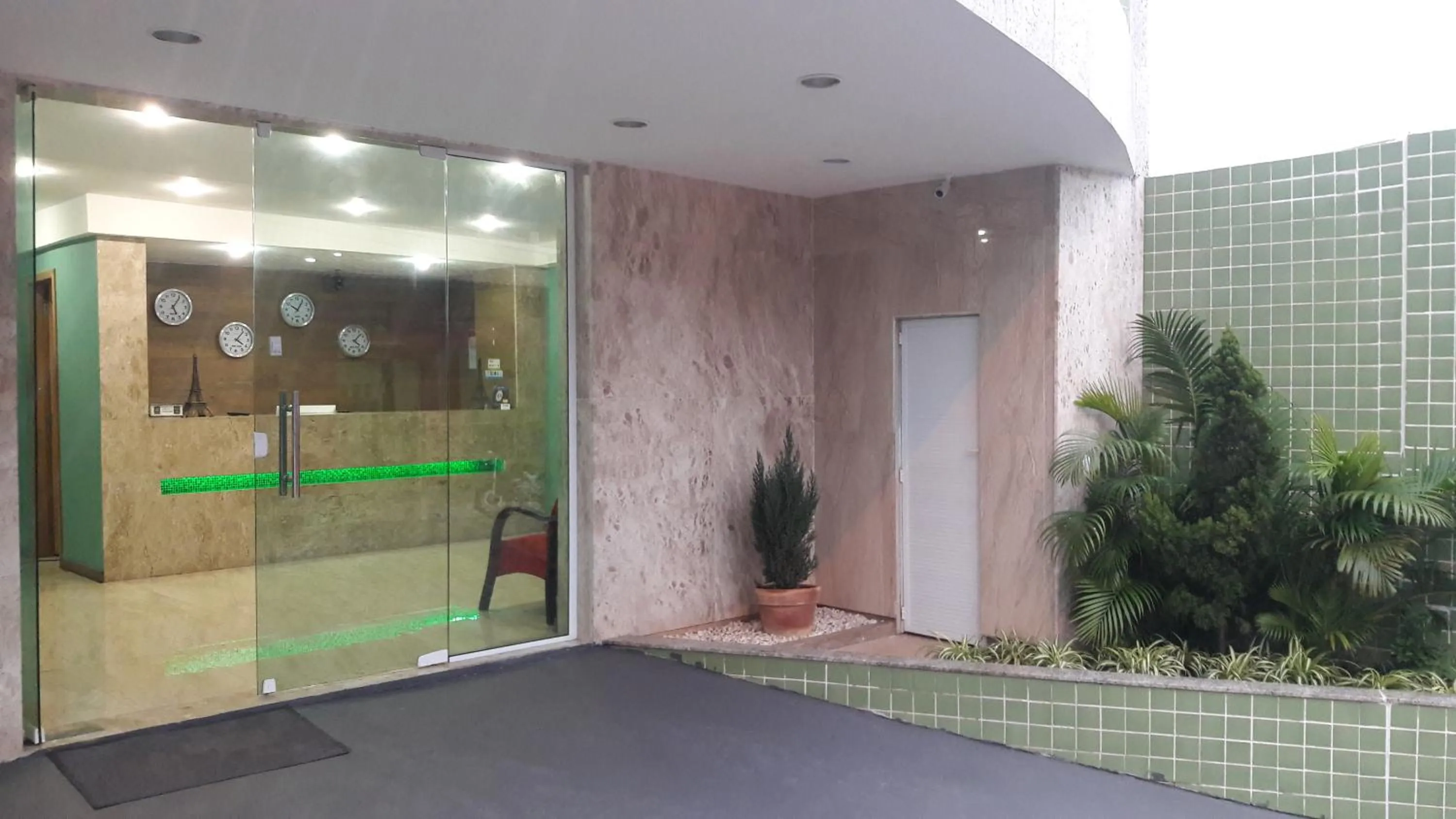 Facade/entrance in Bonjour Hotel