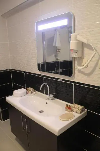 Standard Quadruple Room in Lena Central Flats Standard Quadruple Room in Lena Central Flats