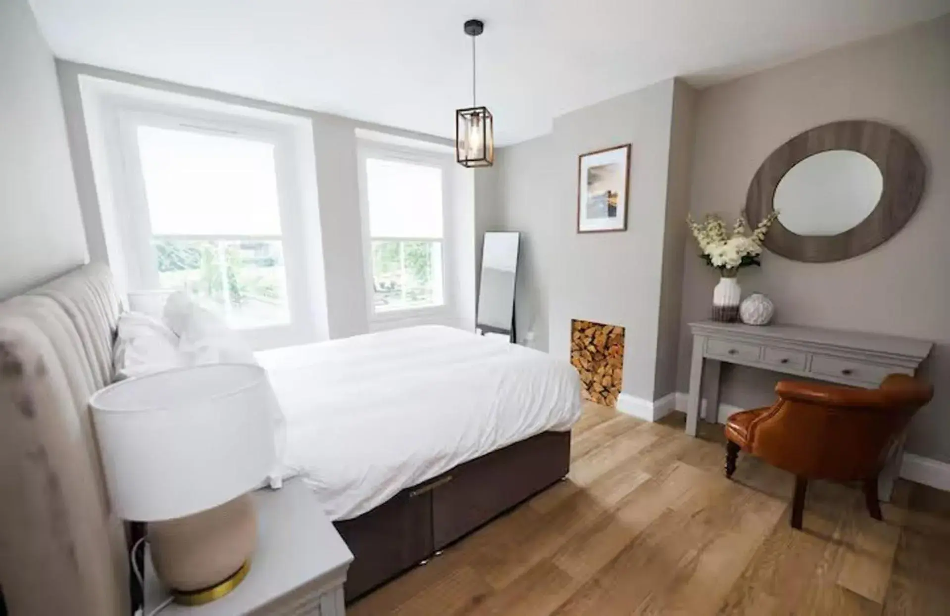 Stylish 3-Bed Apartment in the Heritage Quarter Stylish 3-Bed Apartment in the Heritage Quarter