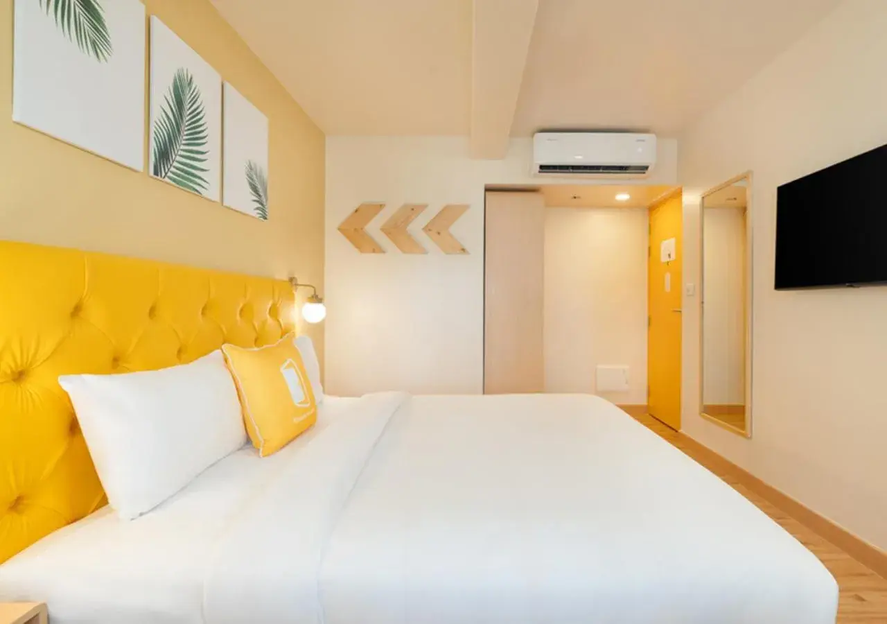 Photo of the whole room, Bed in Bloom Hotel - BKC Kalina Photo of the whole room, Bed in Bloom Hotel - BKC Kalina