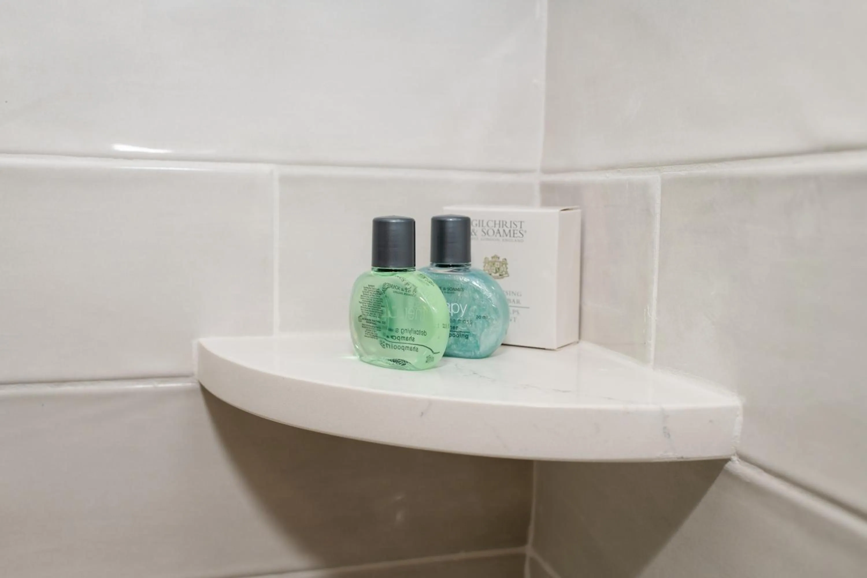 Bath in Terrace By The Sea