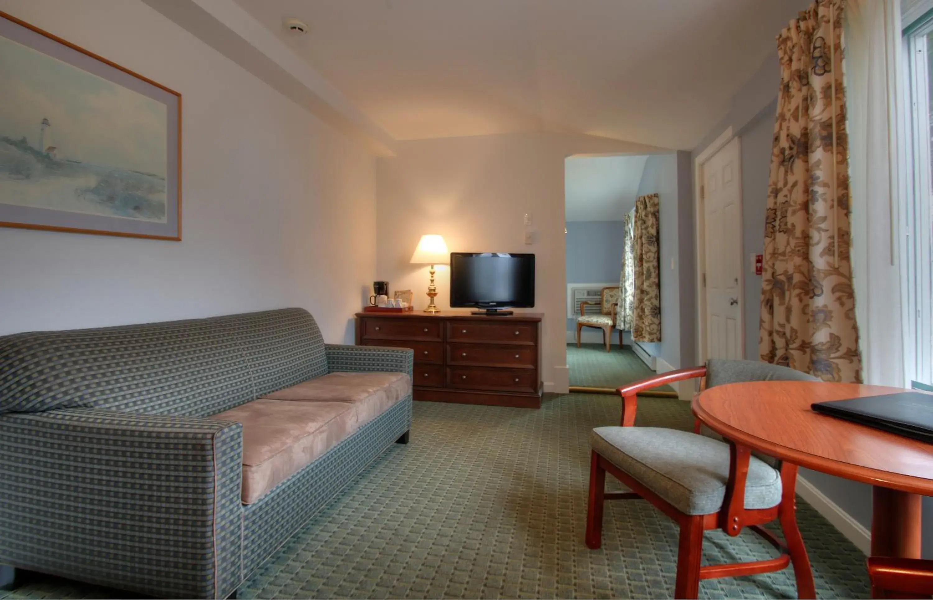 Queen Suite with Partial Ocean View - Main Inn Building in Terrace By The Sea Queen Suite with Partial Ocean View - Main Inn Building in Terrace By The Sea