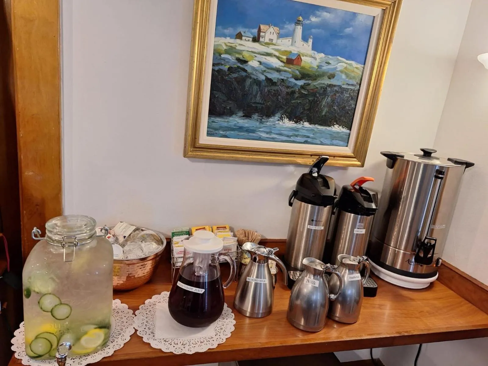Coffee/tea facilities in Terrace By The Sea