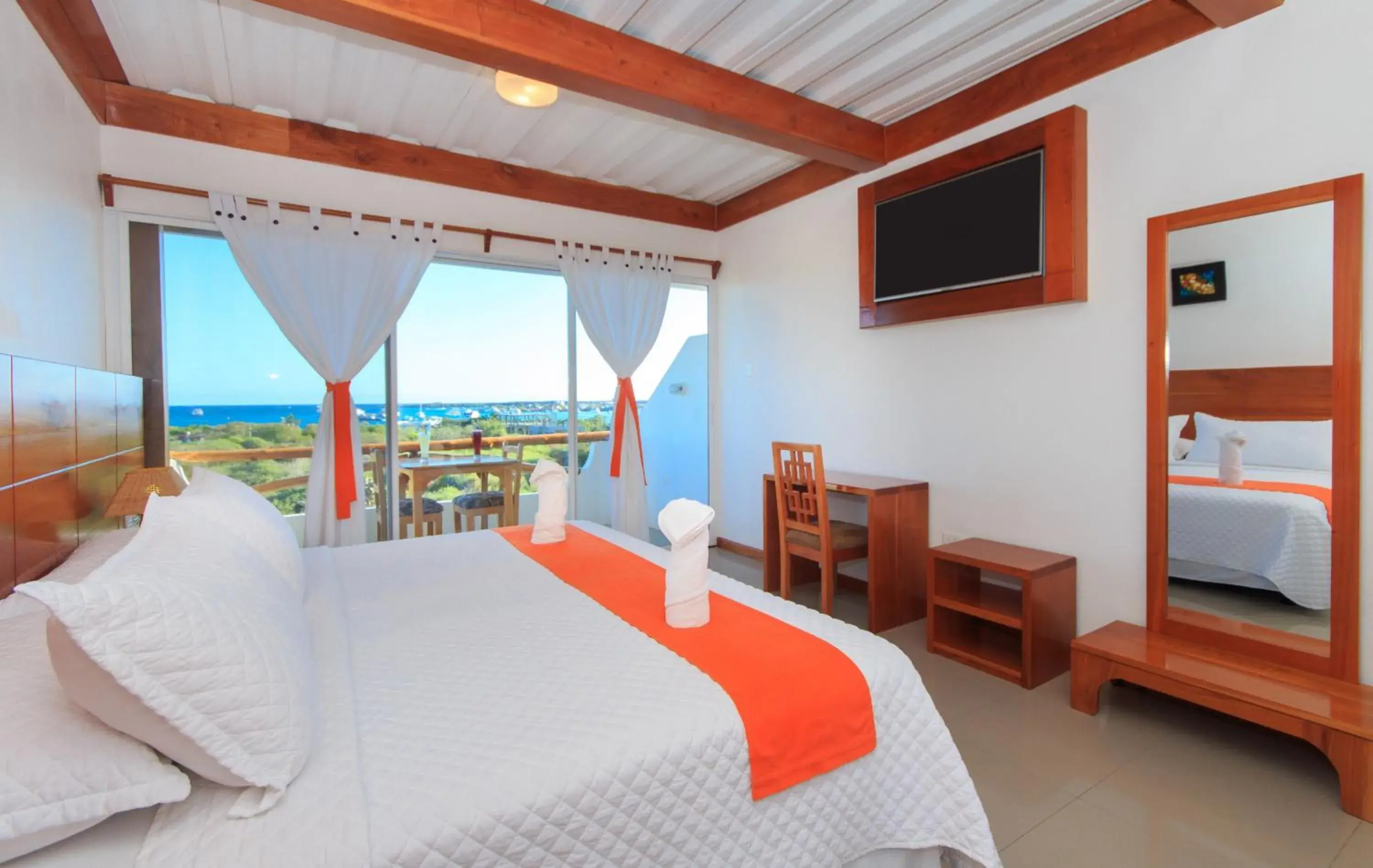 Deluxe Double Room with Balcony and Sea View in Hotel La Casa de Judy Deluxe Double Room with Balcony and Sea View in Hotel La Casa de Judy