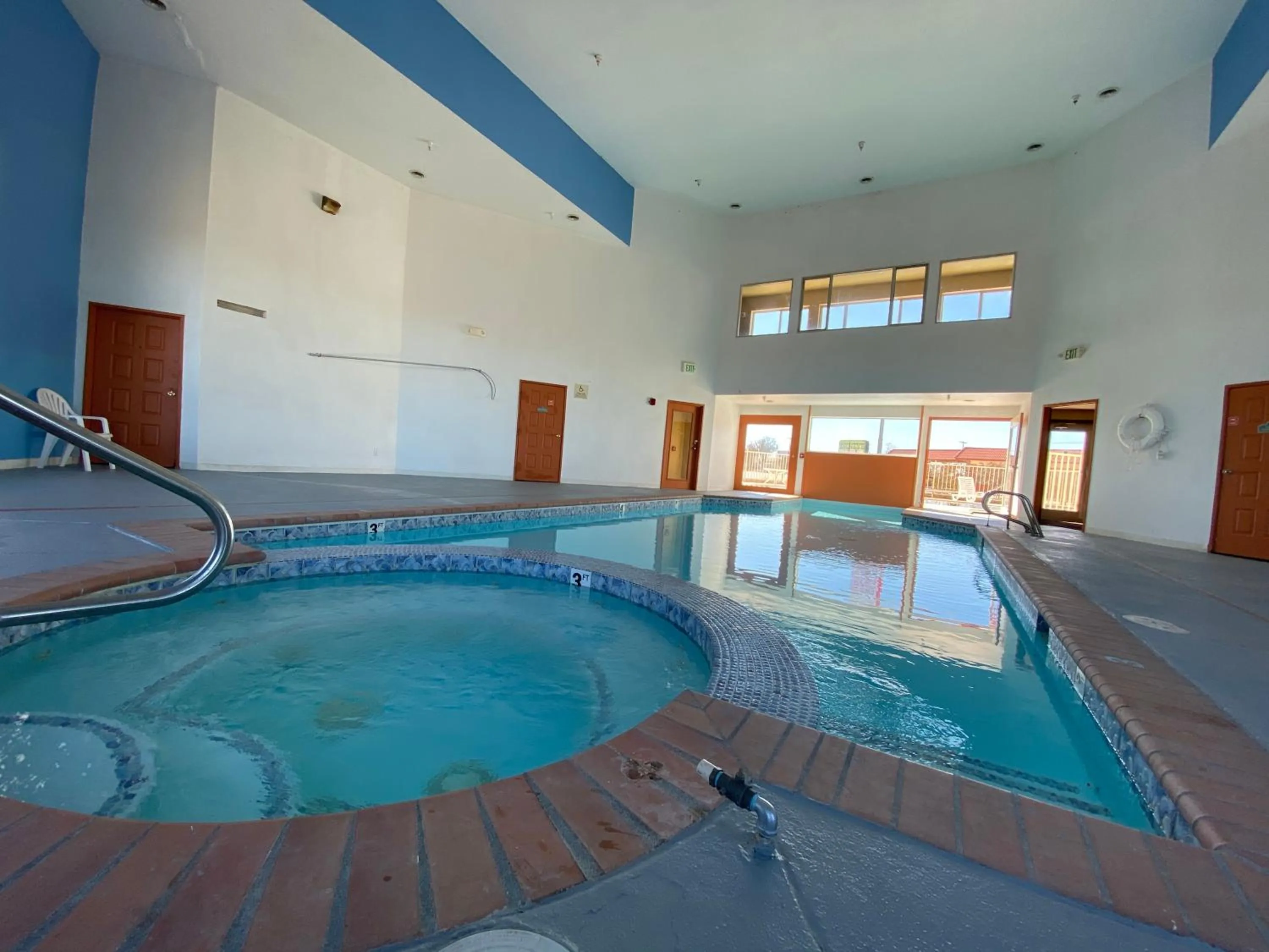 Swimming pool in LaJunta Inn