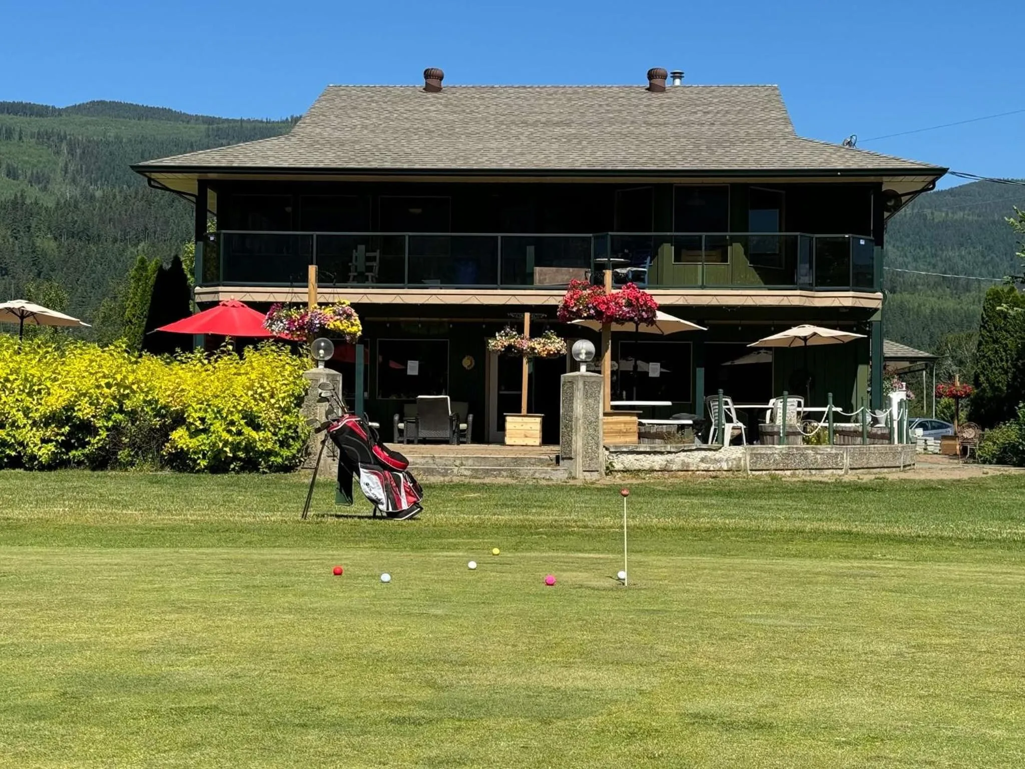 Restaurant/places to eat in Hotel Civilia Lakeside by Civilia Golf Retreat