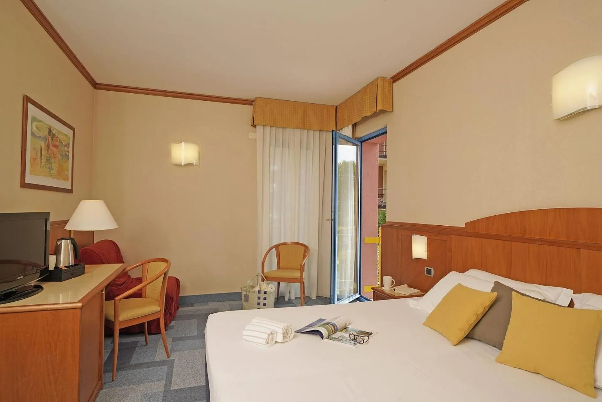 Bedroom, Bed in Hotel Sportsman