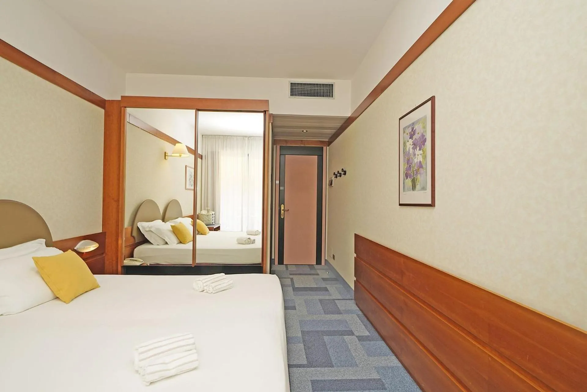 Bedroom, Bed in Hotel Sportsman