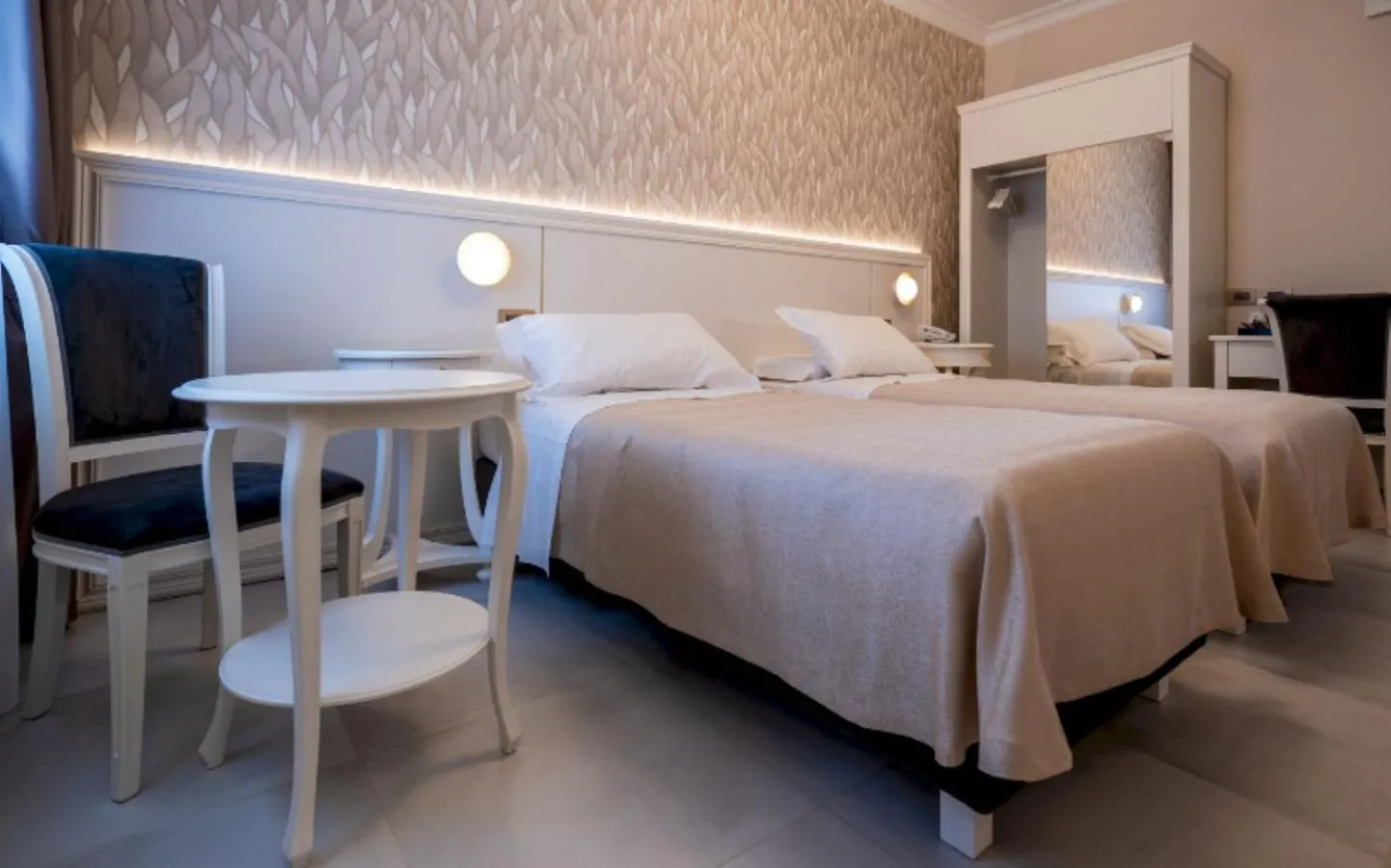 Twin Room in Hotel Sicilia