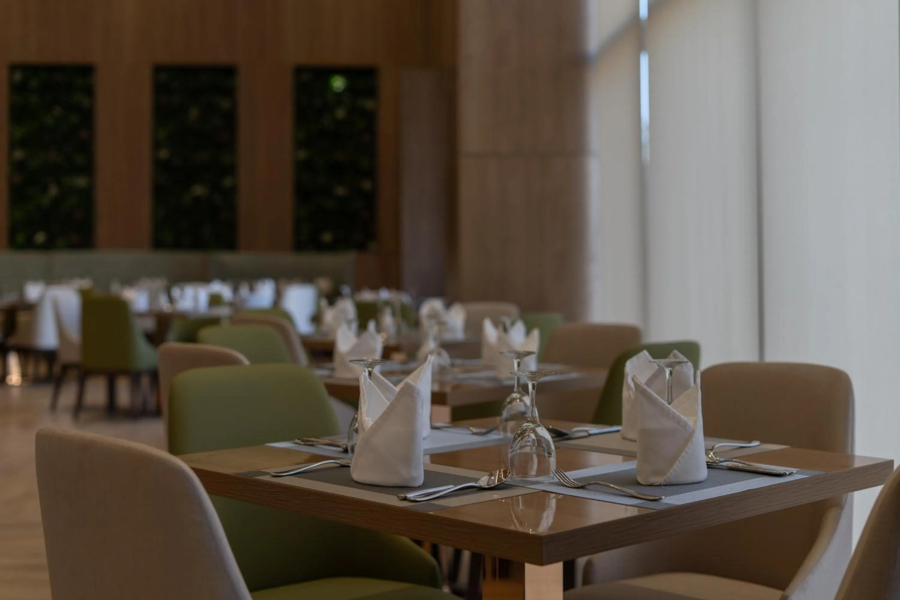 Restaurant/places to eat in Casa Diora Hotel Al Rawdah