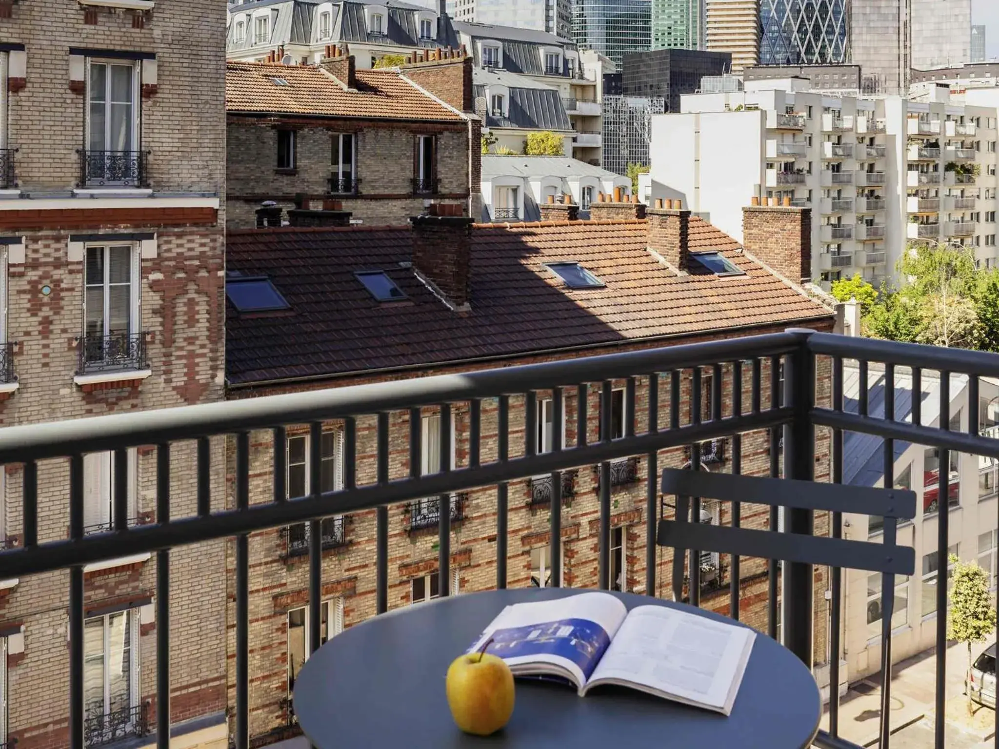 Bedroom in Aparthotel Adagio Access La Défense Puteaux Bedroom in Aparthotel Adagio Access La Défense Puteaux