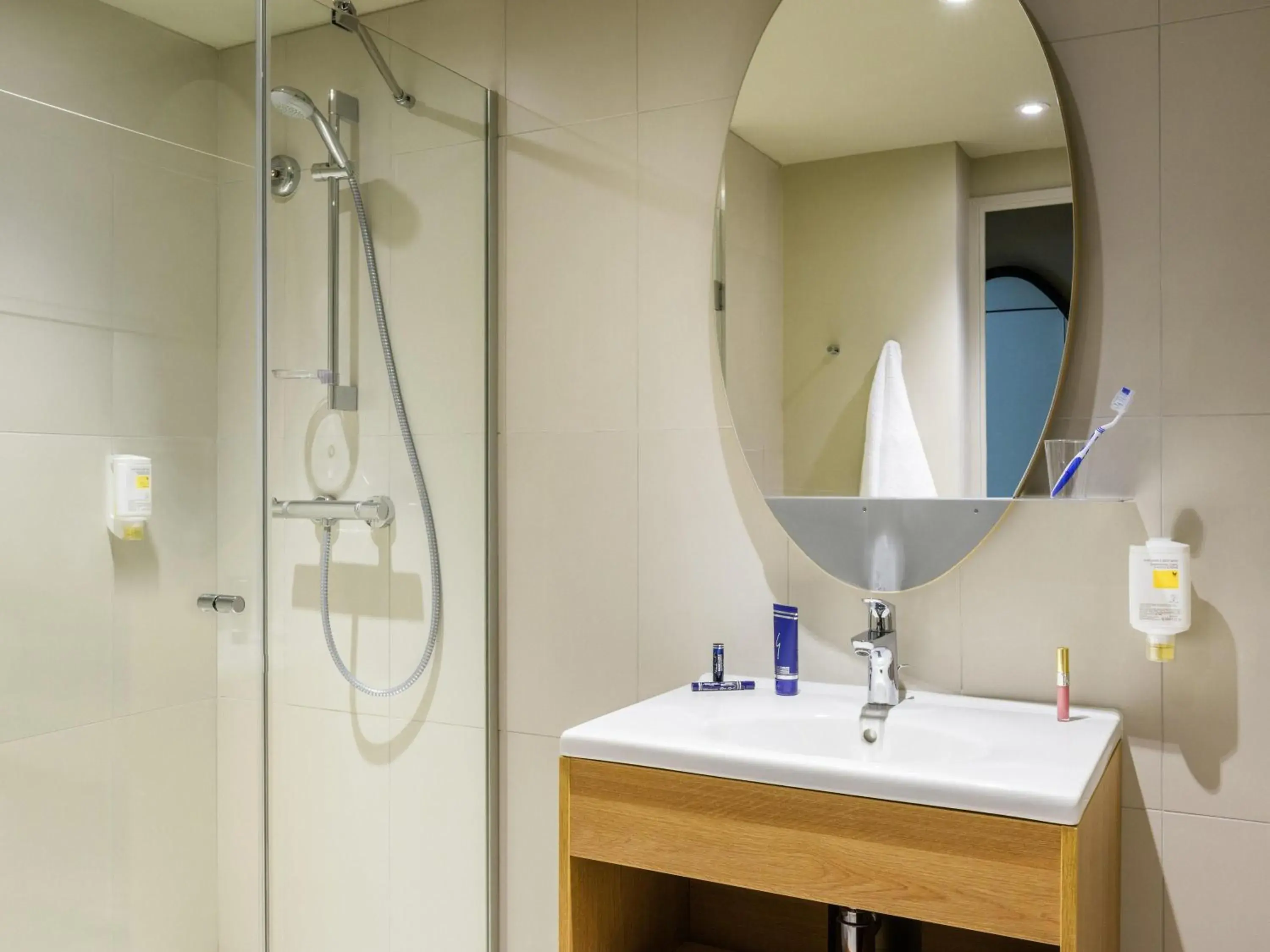 Bedroom in Aparthotel Adagio Access La Défense Puteaux Bedroom in Aparthotel Adagio Access La Défense Puteaux