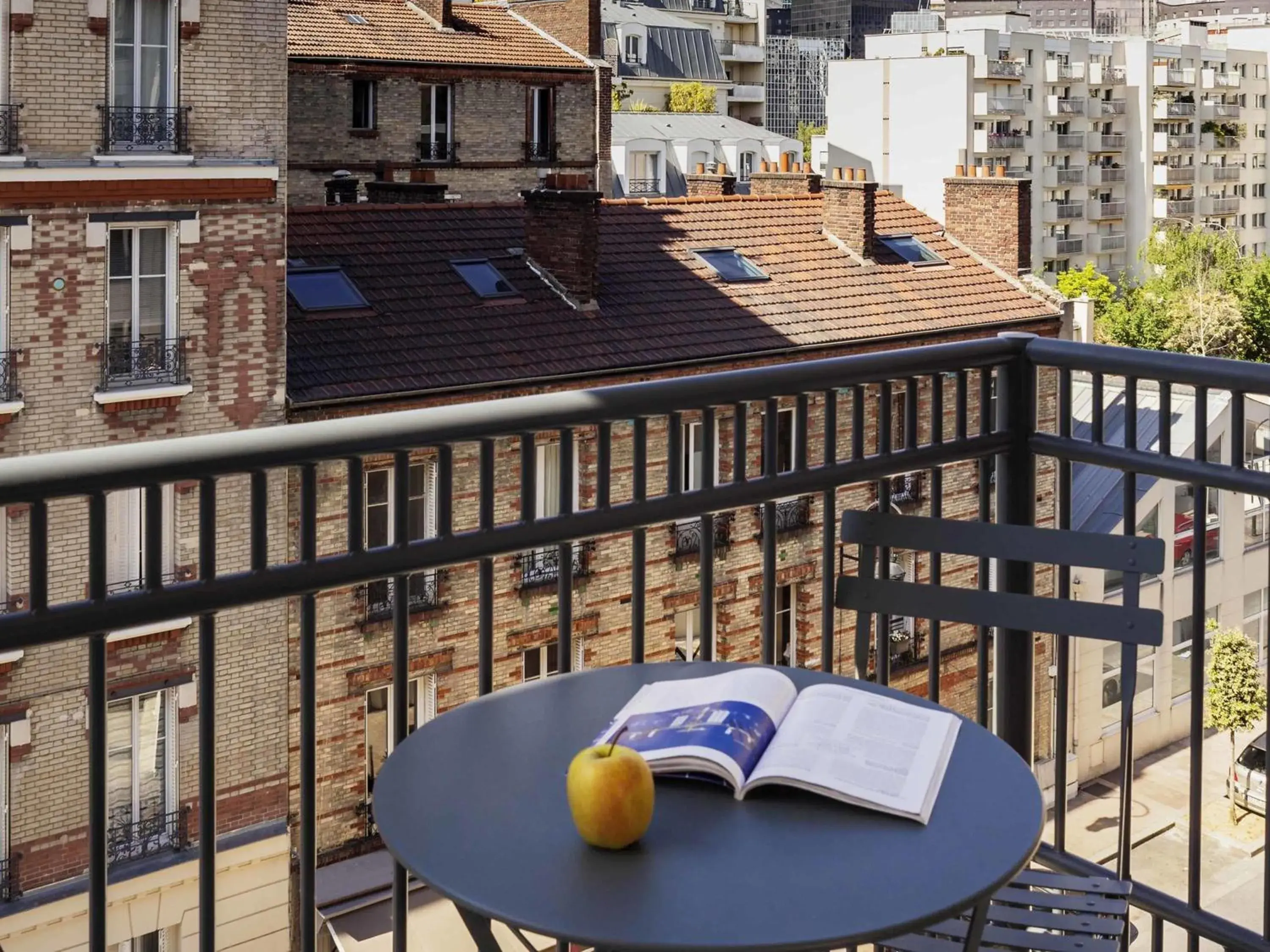 Bedroom in Aparthotel Adagio Access La Défense Puteaux Bedroom in Aparthotel Adagio Access La Défense Puteaux