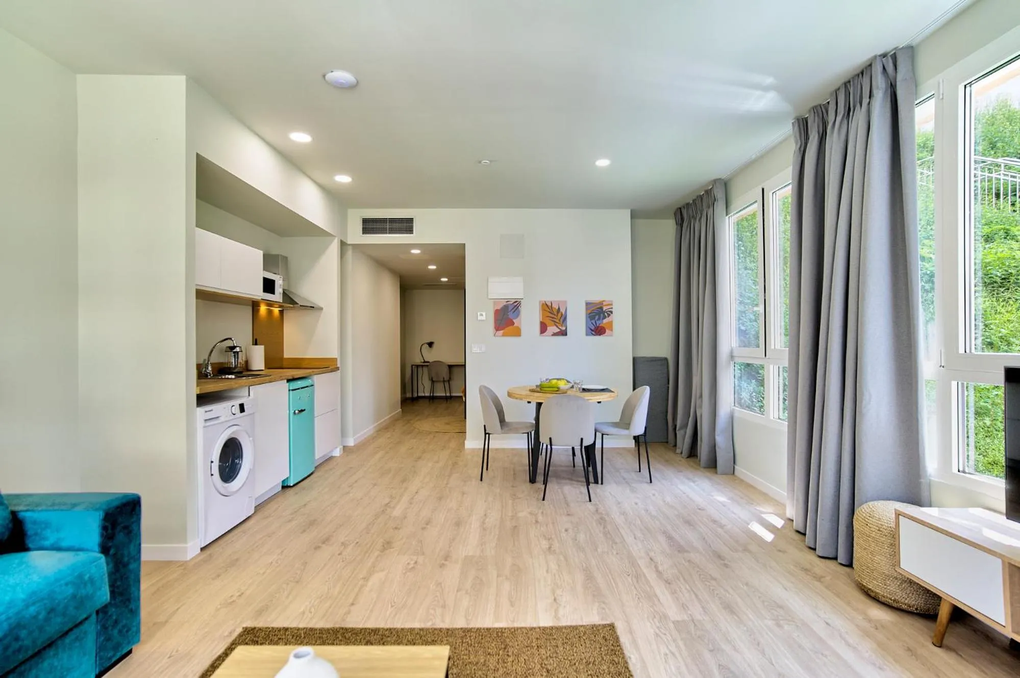 Photo of the whole room in Apartamentos Olivia by gaiarooms