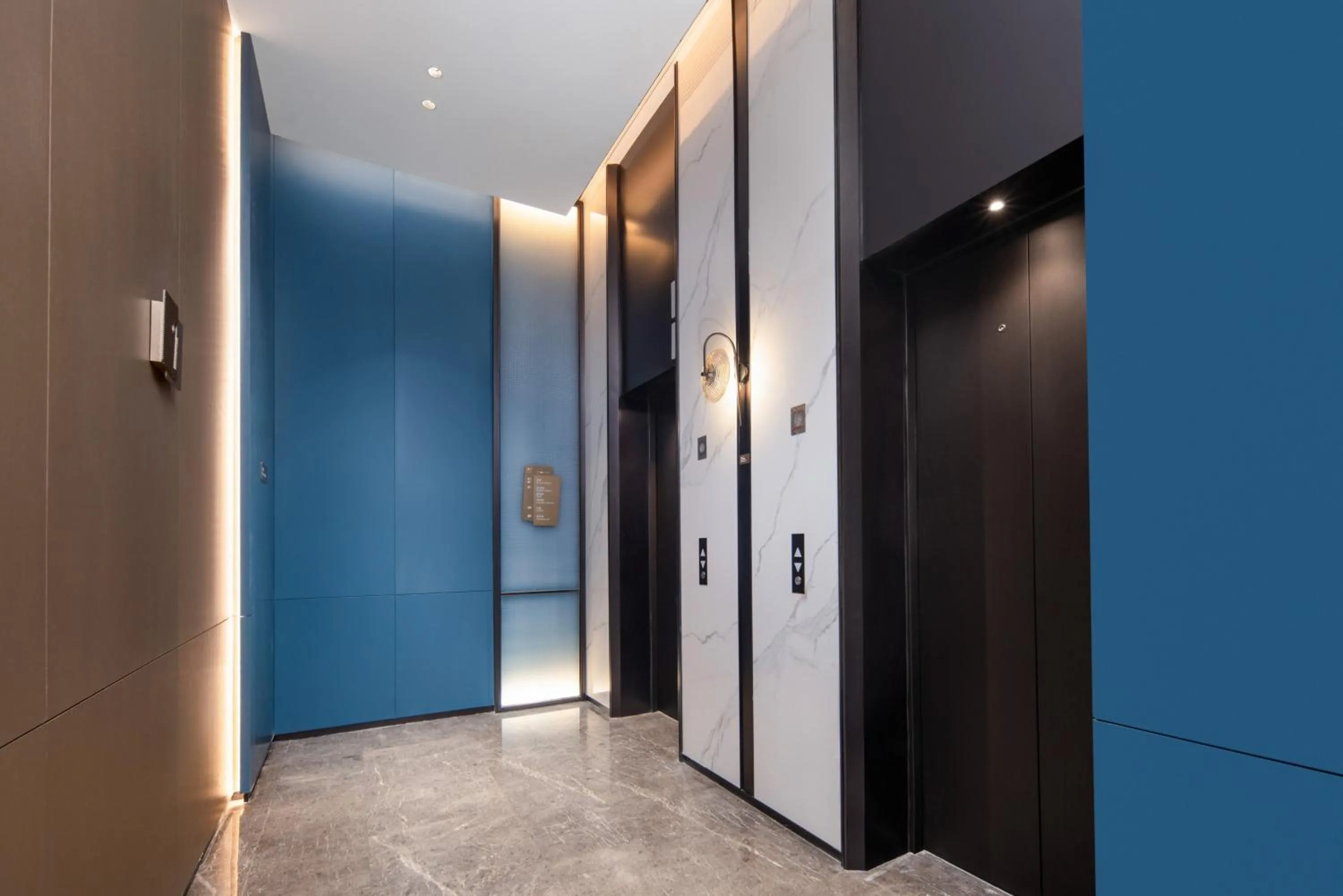 Lobby or reception in Holiday Inn Express Qingdao City Balcony by IHG