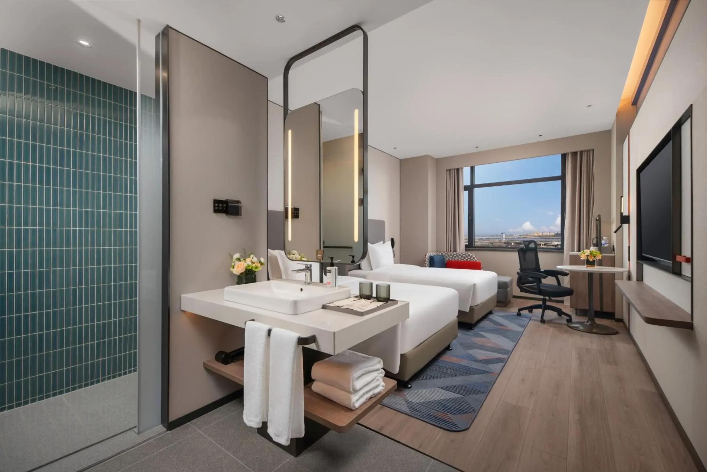 Bed in Holiday Inn Express Qingdao City Balcony by IHG Bed in Holiday Inn Express Qingdao City Balcony by IHG