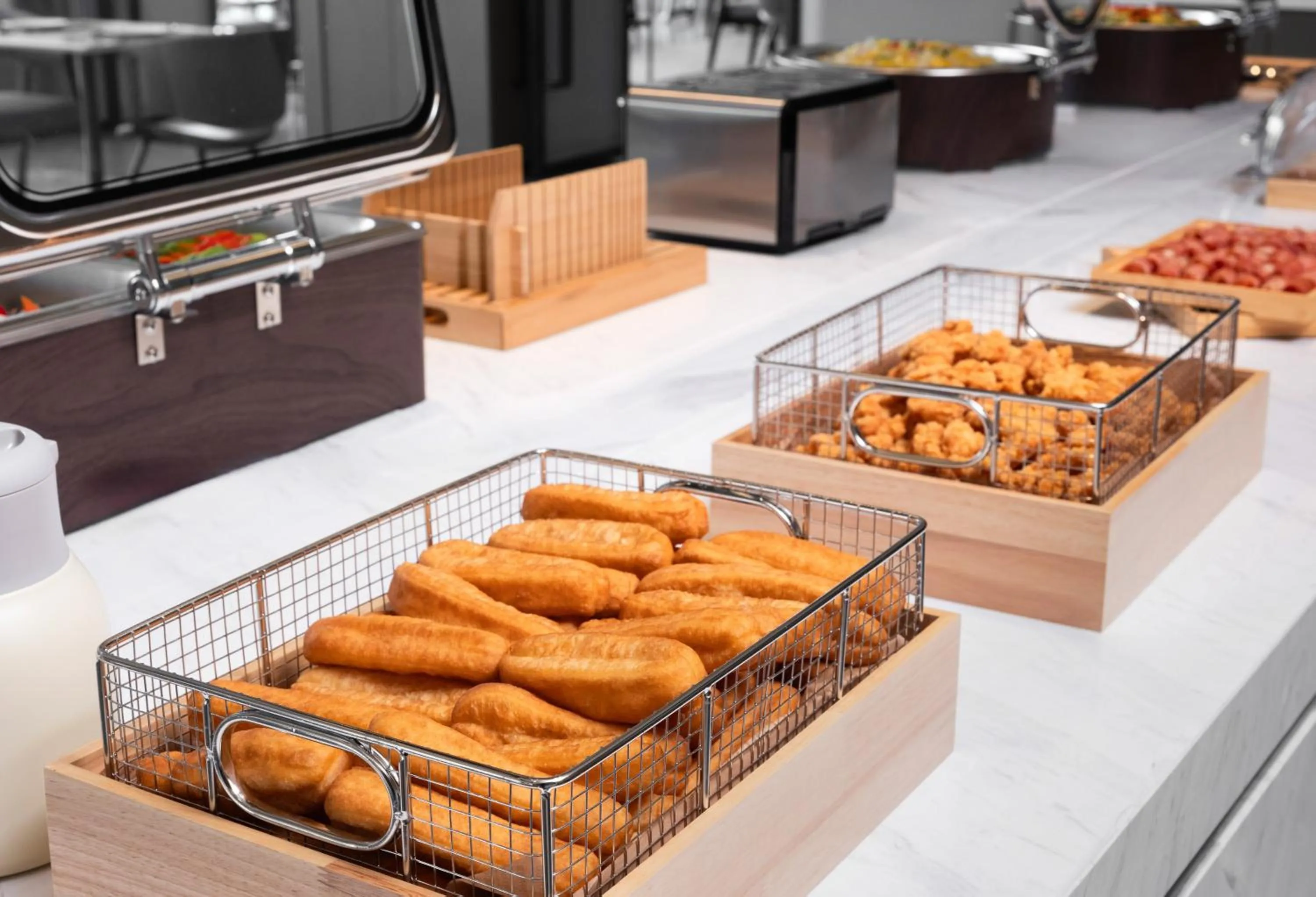 Restaurant/places to eat in Holiday Inn Express Qingdao City Balcony by IHG