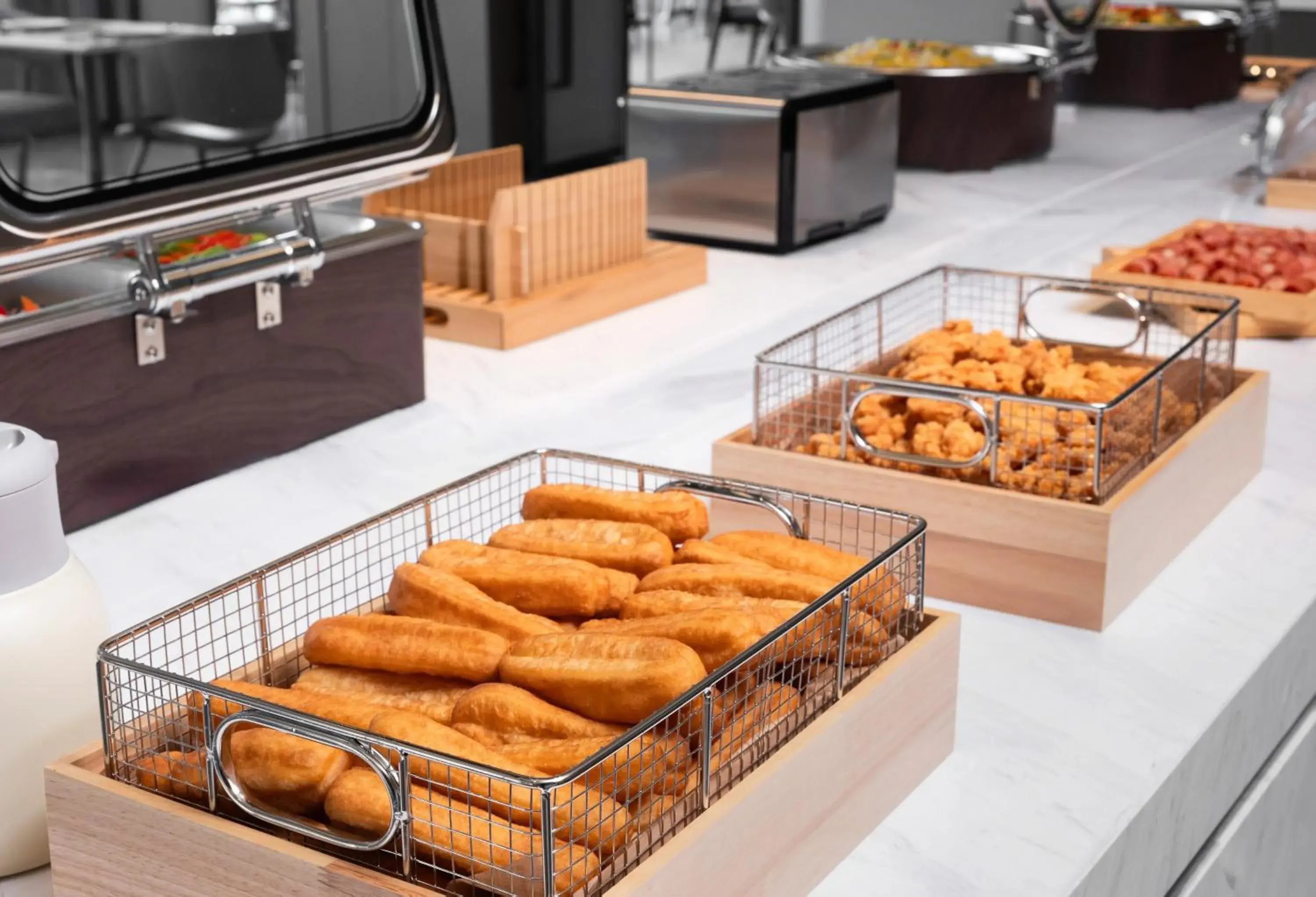 Restaurant/places to eat in Holiday Inn Express Qingdao City Balcony by IHG Restaurant/places to eat in Holiday Inn Express Qingdao City Balcony by IHG