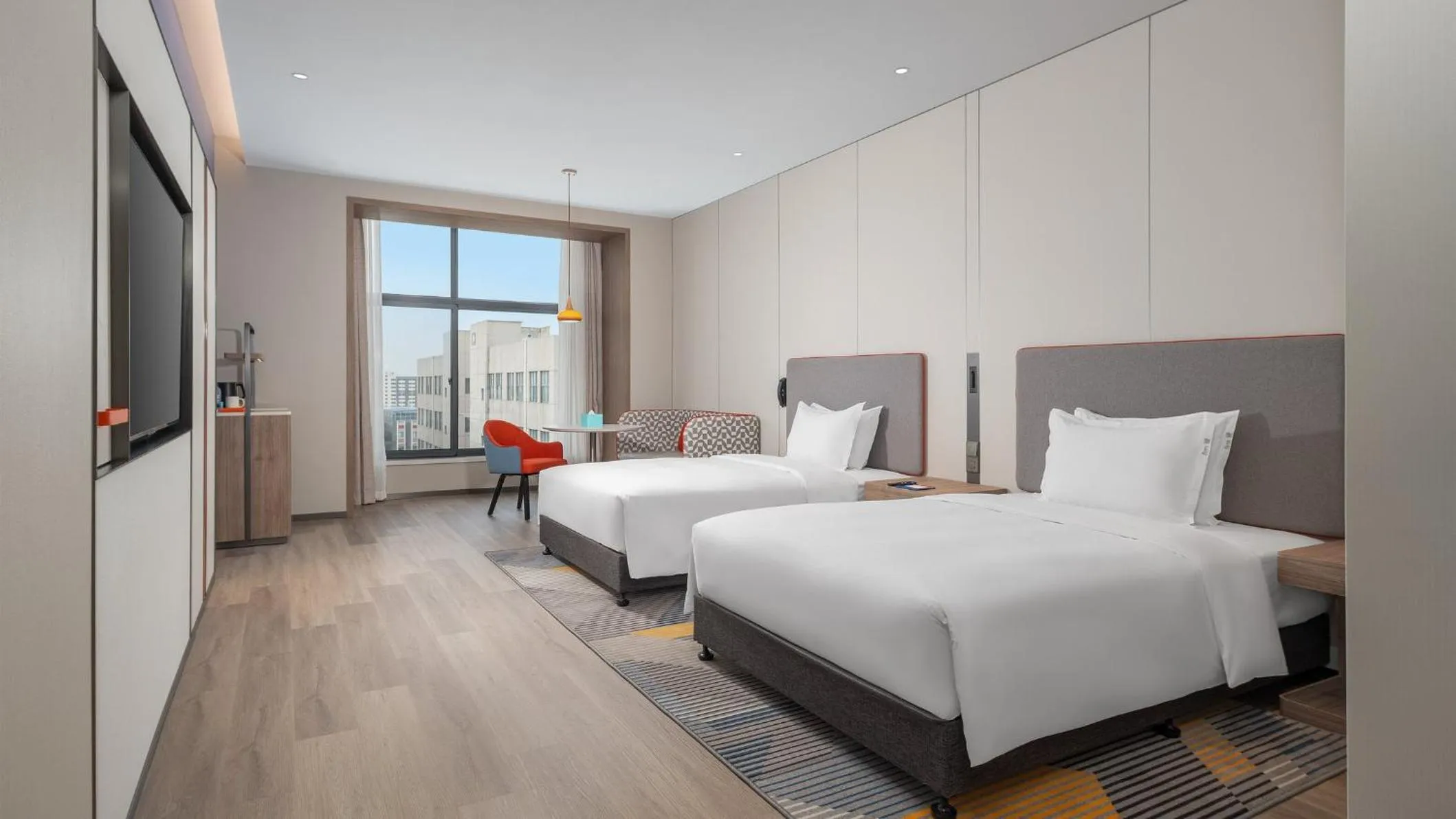 Photo of the whole room, Bed in Holiday Inn Express Xi'an Caotang Technology Park by IHG