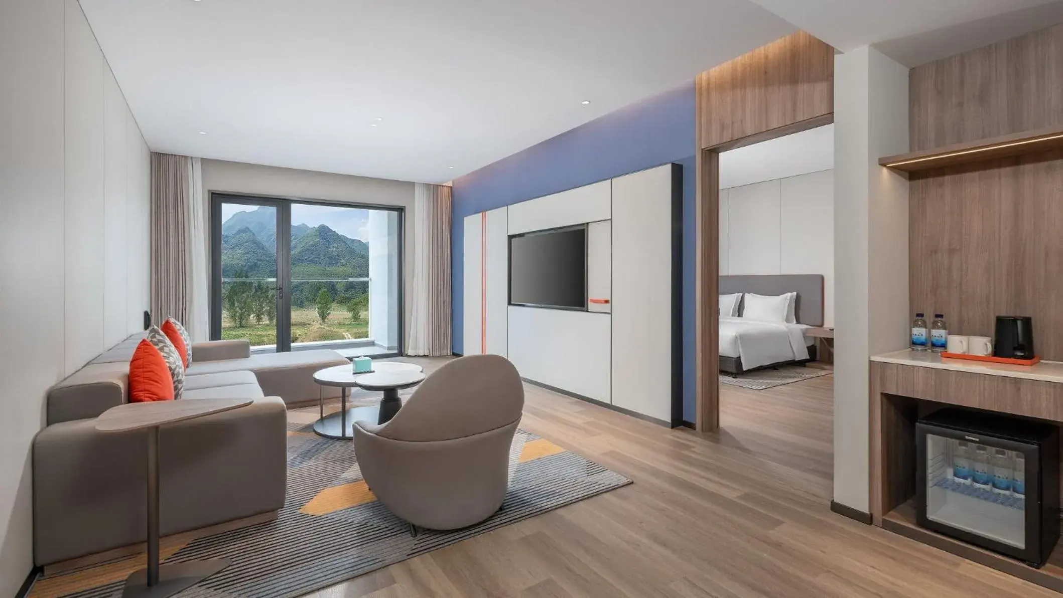 One-Bedroom Suite with Mountain View in Holiday Inn Express Xi'an Caotang Technology Park by IHG One-Bedroom Suite with Mountain View in Holiday Inn Express Xi'an Caotang Technology Park by IHG