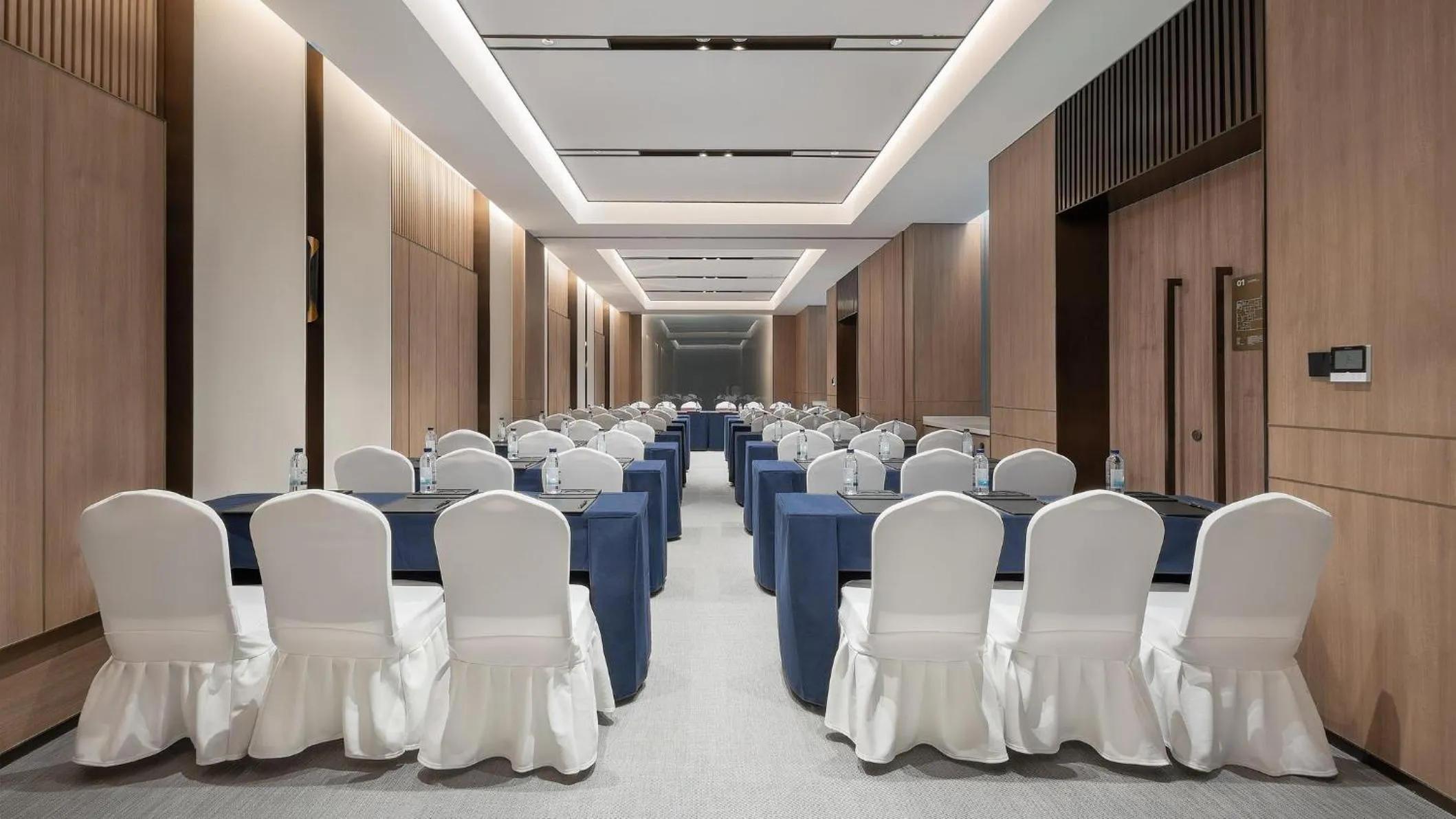 Meeting/conference room in Holiday Inn Express Xi'an Caotang Technology Park by IHG