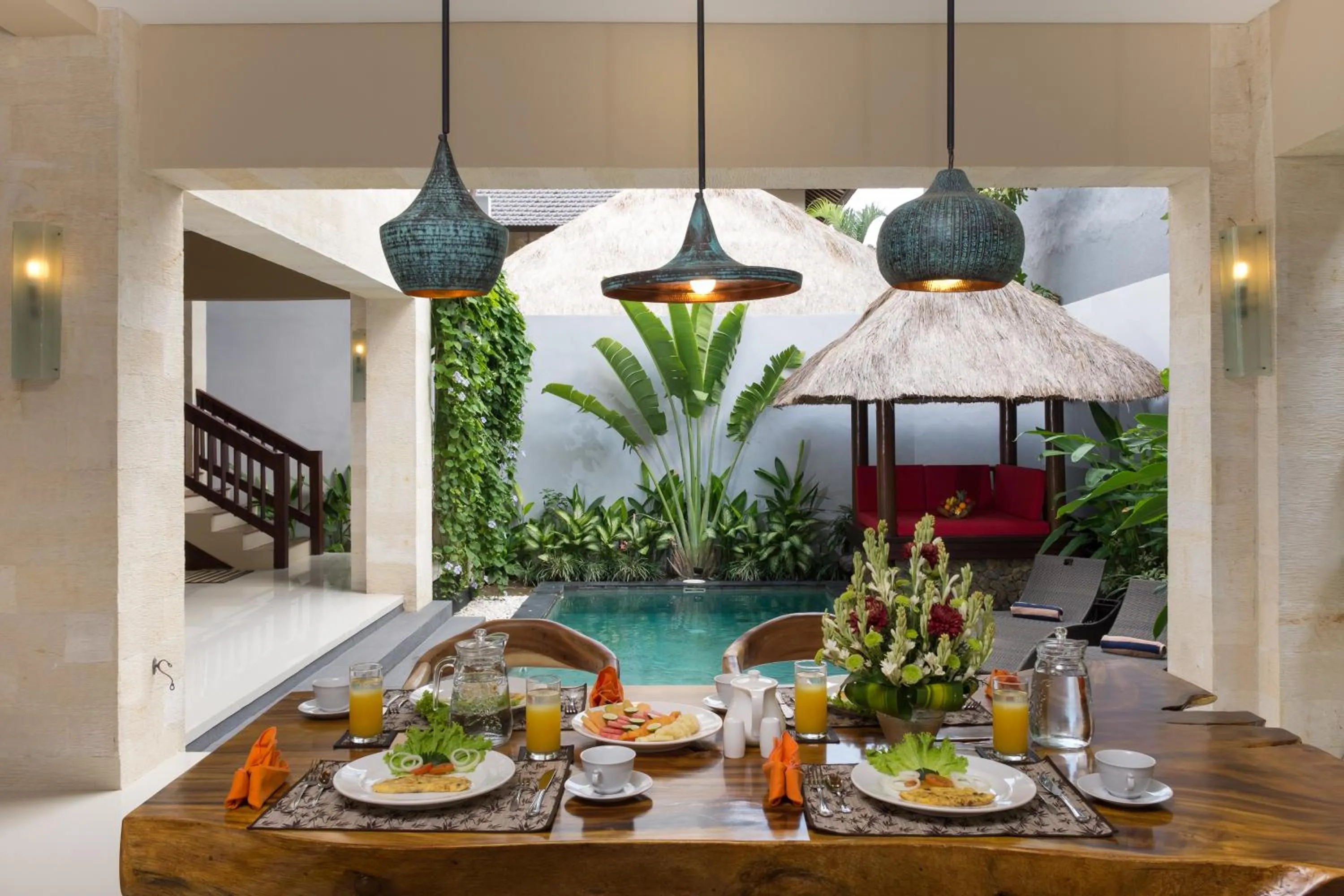 Day in The Secret Villas