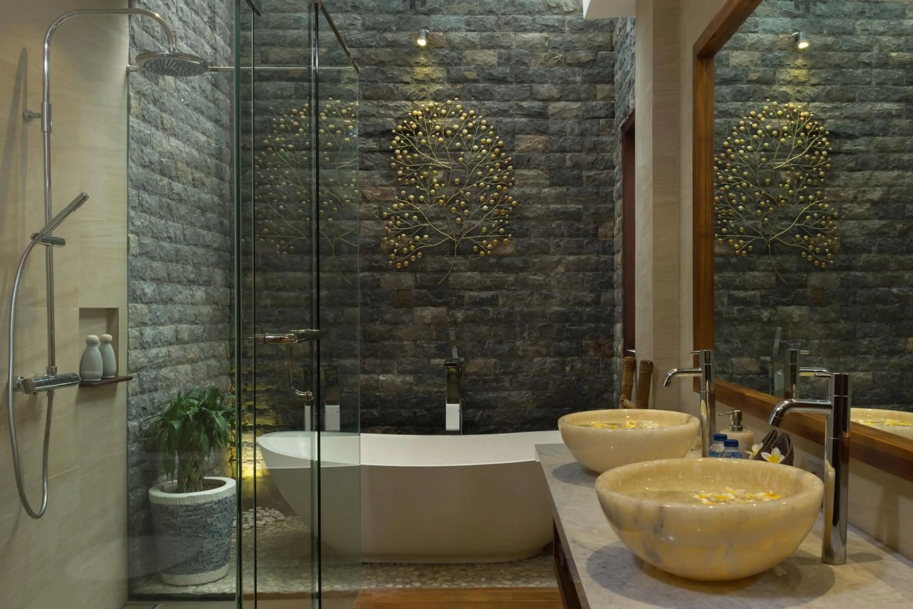 Day in The Secret Villas