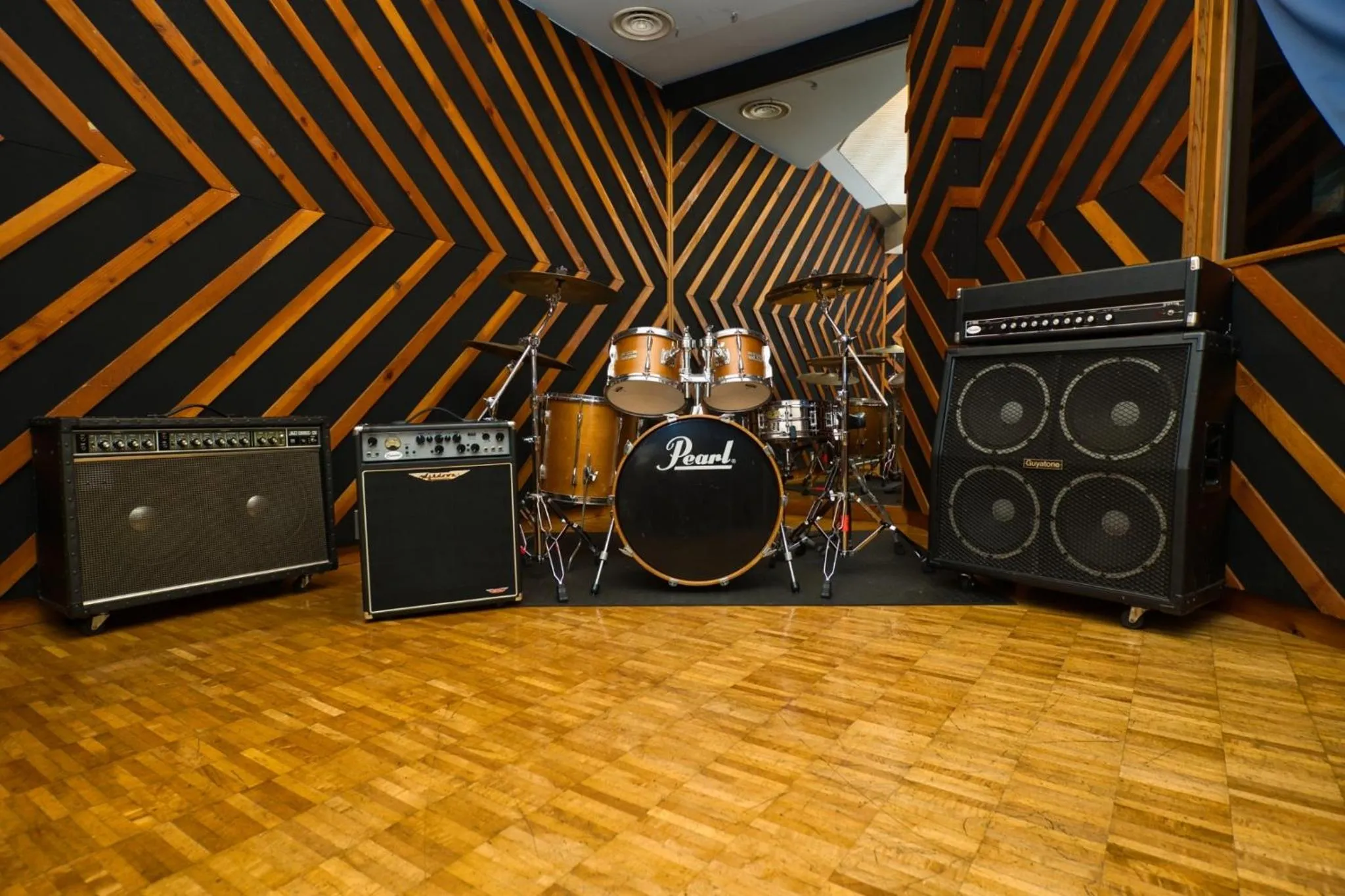 Area and facilities in Hotel Camelot