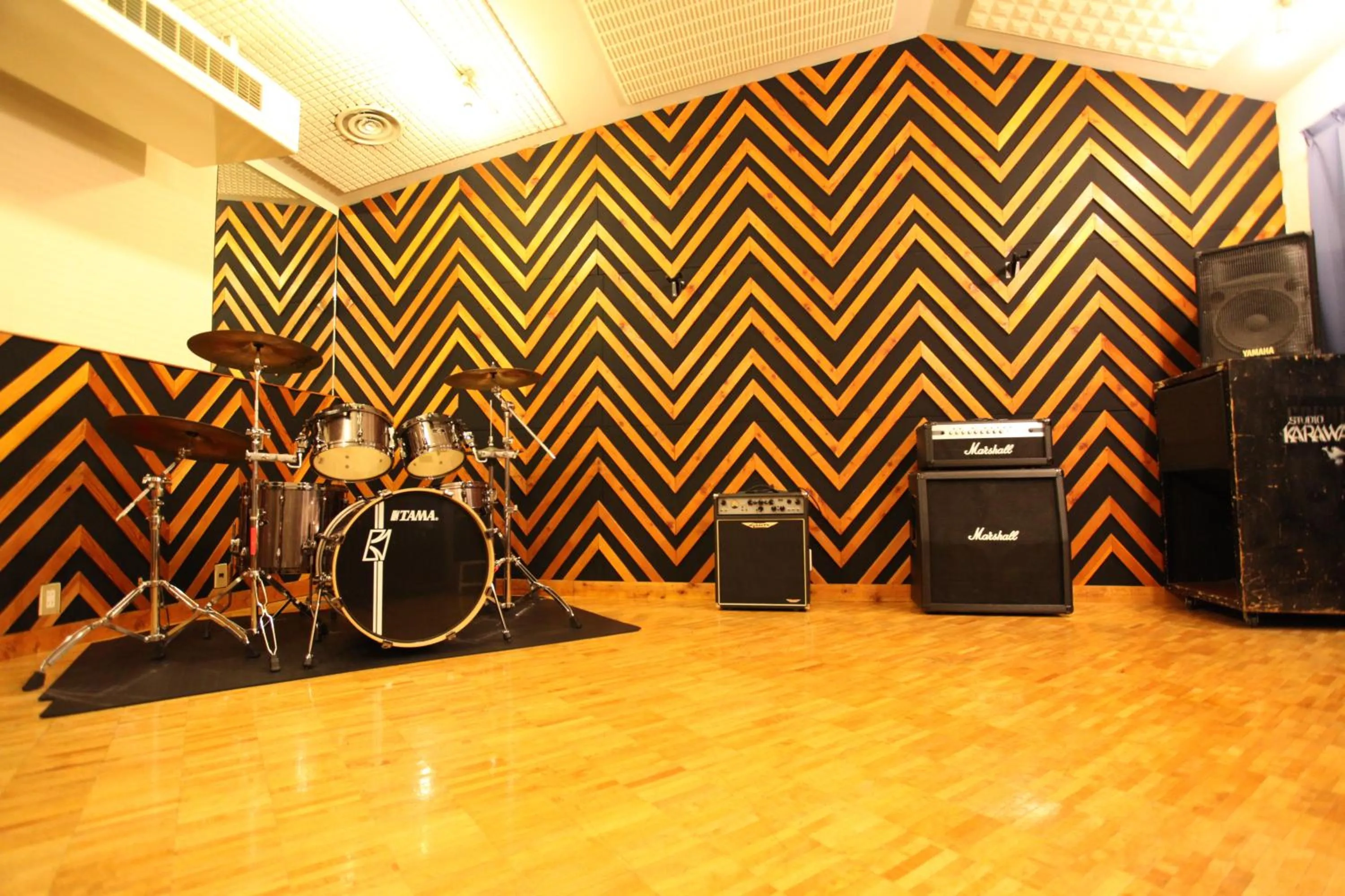 Entertainment in Hotel Camelot