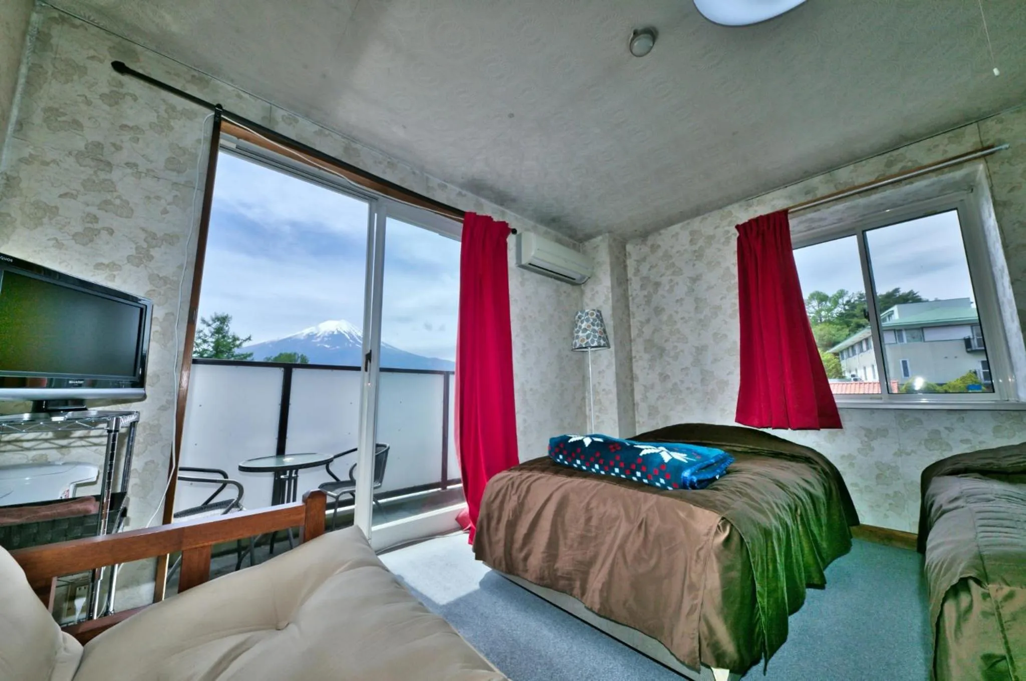 Bed in Hotel Camelot