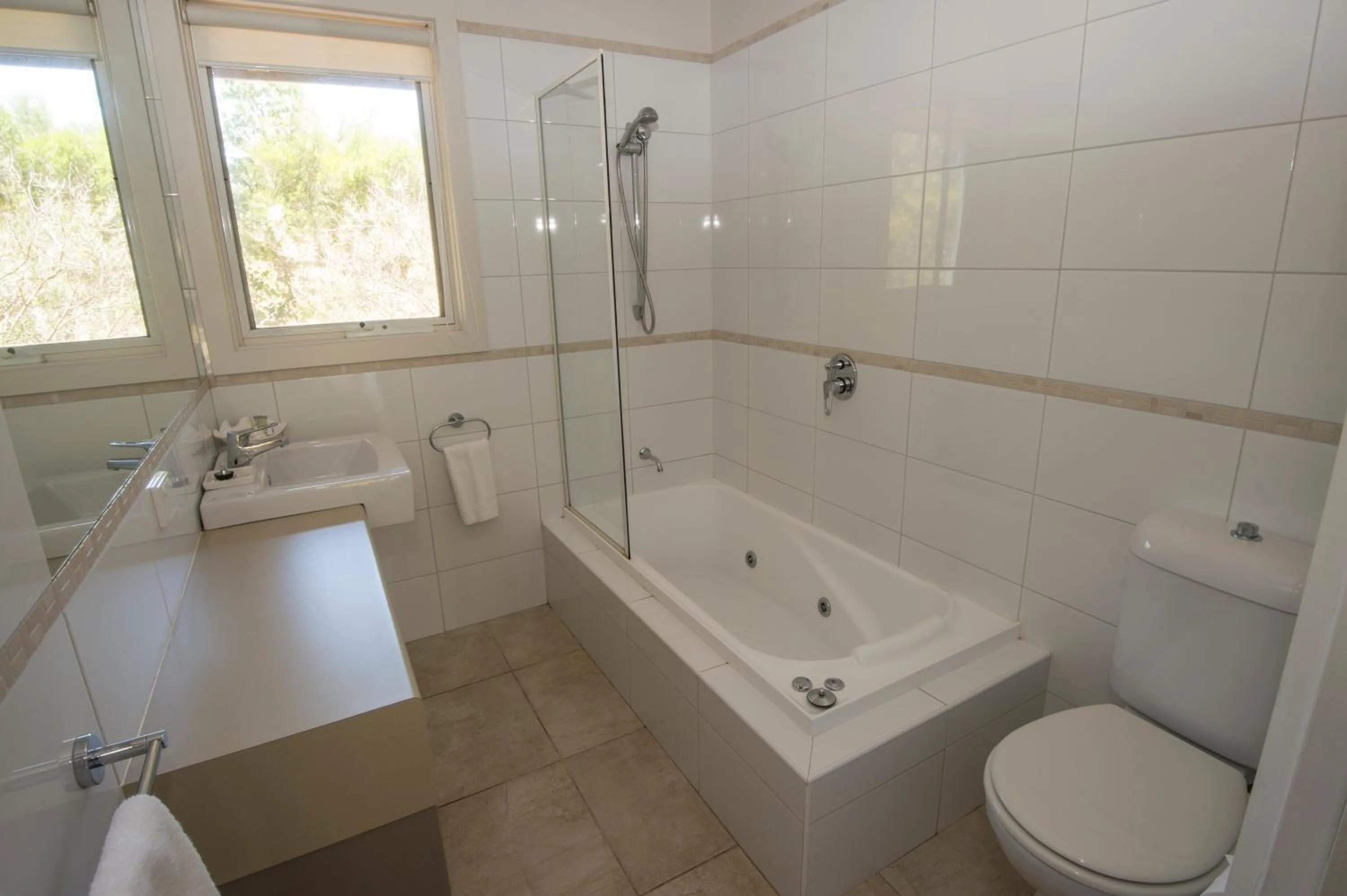 Shower in The Lakes Beachfront Holiday Park
