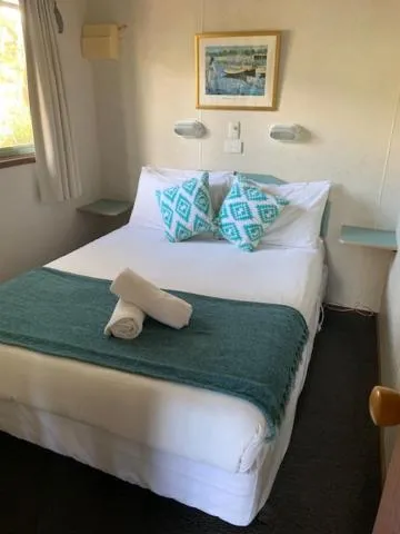 Bed in The Lakes Beachfront Holiday Park